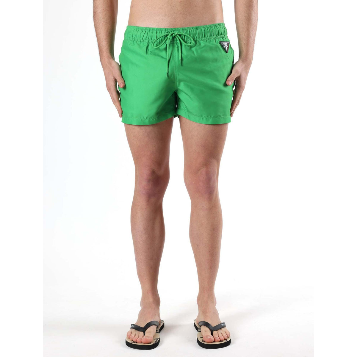 MAN_BEACH_SHORT_M5780B10N01_204_Image_2
