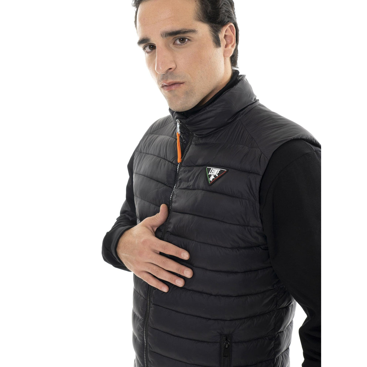 MAN_JACKET_SLEEVELESS_FULL_ZIP_BASIC_M1225J9N01_09_Image_4