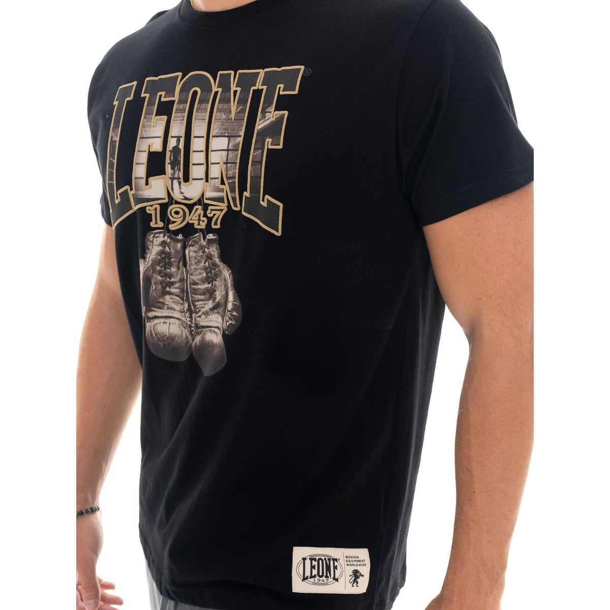 MAN_SHORT_SLEEVES_GRAPHICS_M6752S11J03_09_Image_4