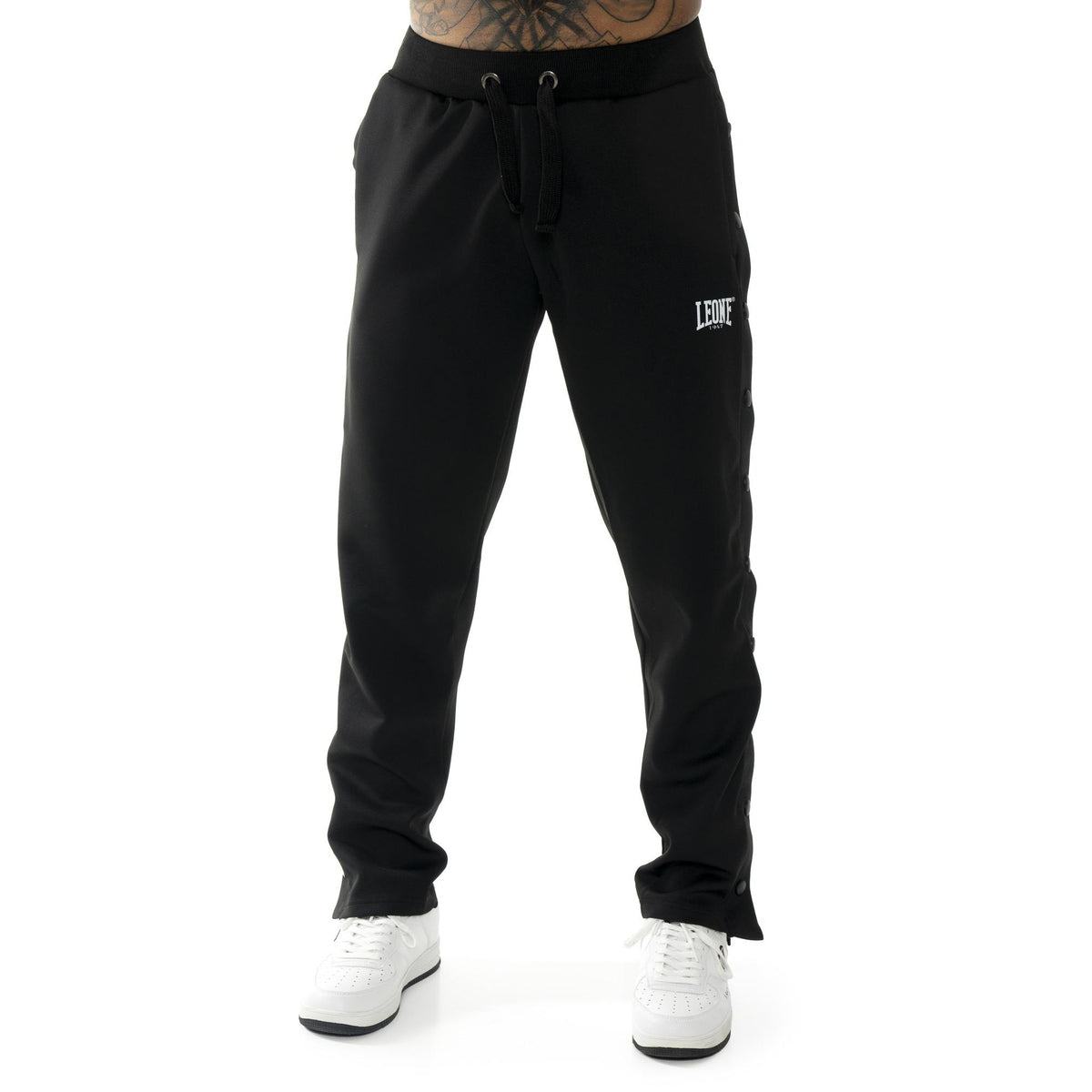MAN_SIDE_BUTTONS_PANTS_TECH_M6764P11N00_09_Image_2