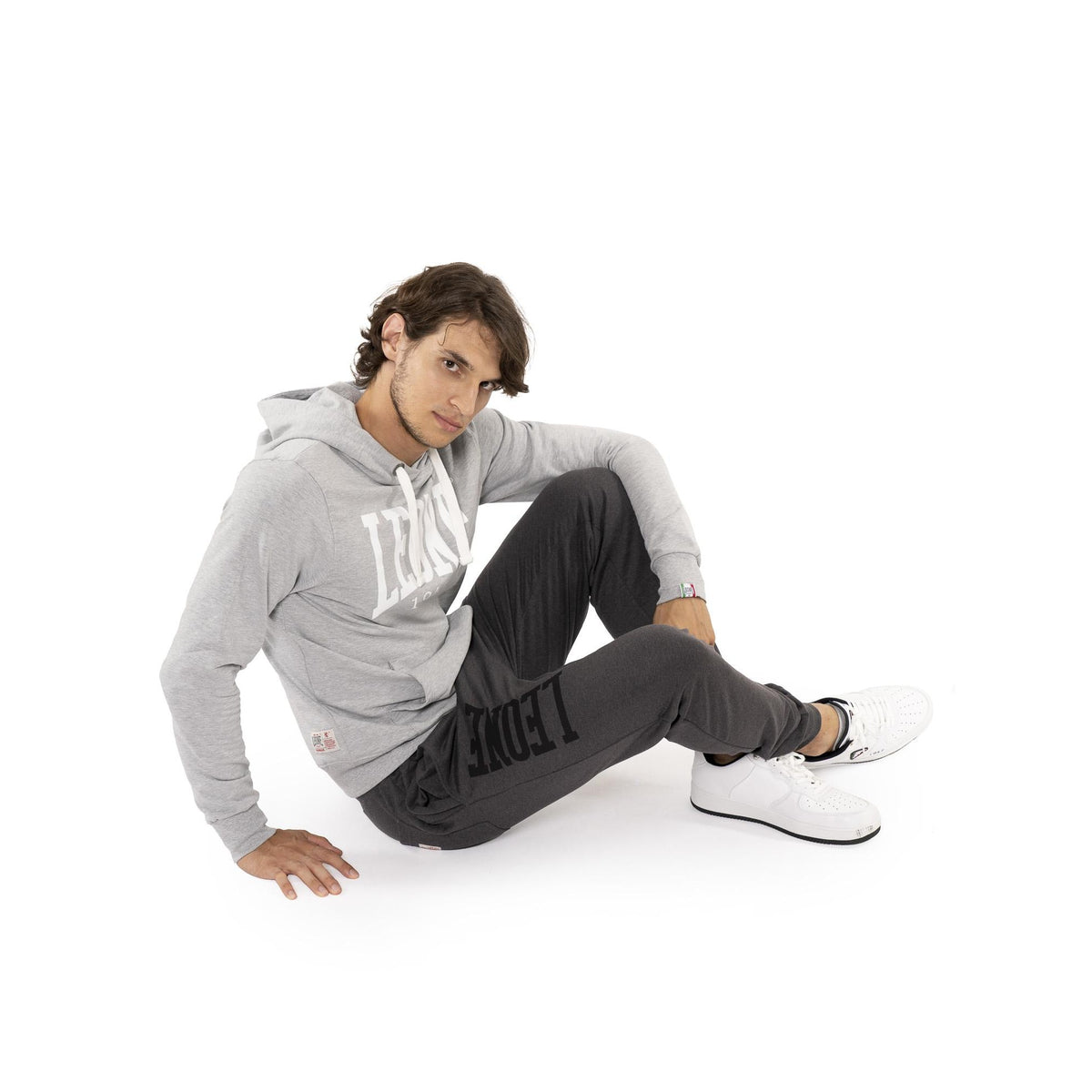 MAN_SWEATPANTS_BIG_LOGO_M564P11F01_08_Image_6