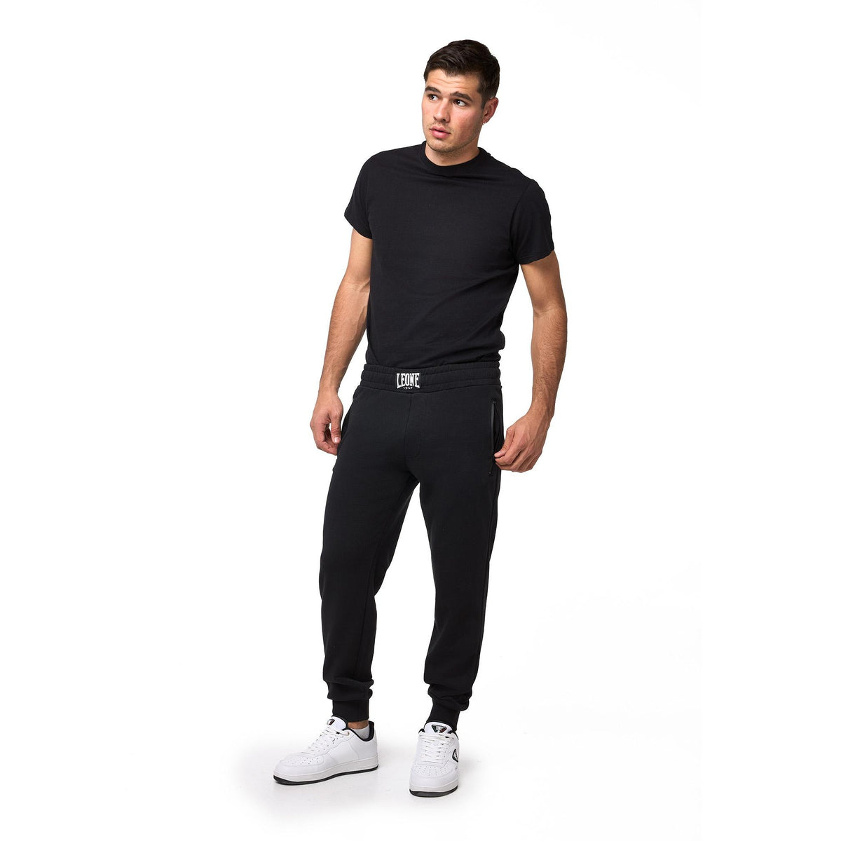 MAN_SWEATPANTS_BW_M5629P8F47_09_Image_3