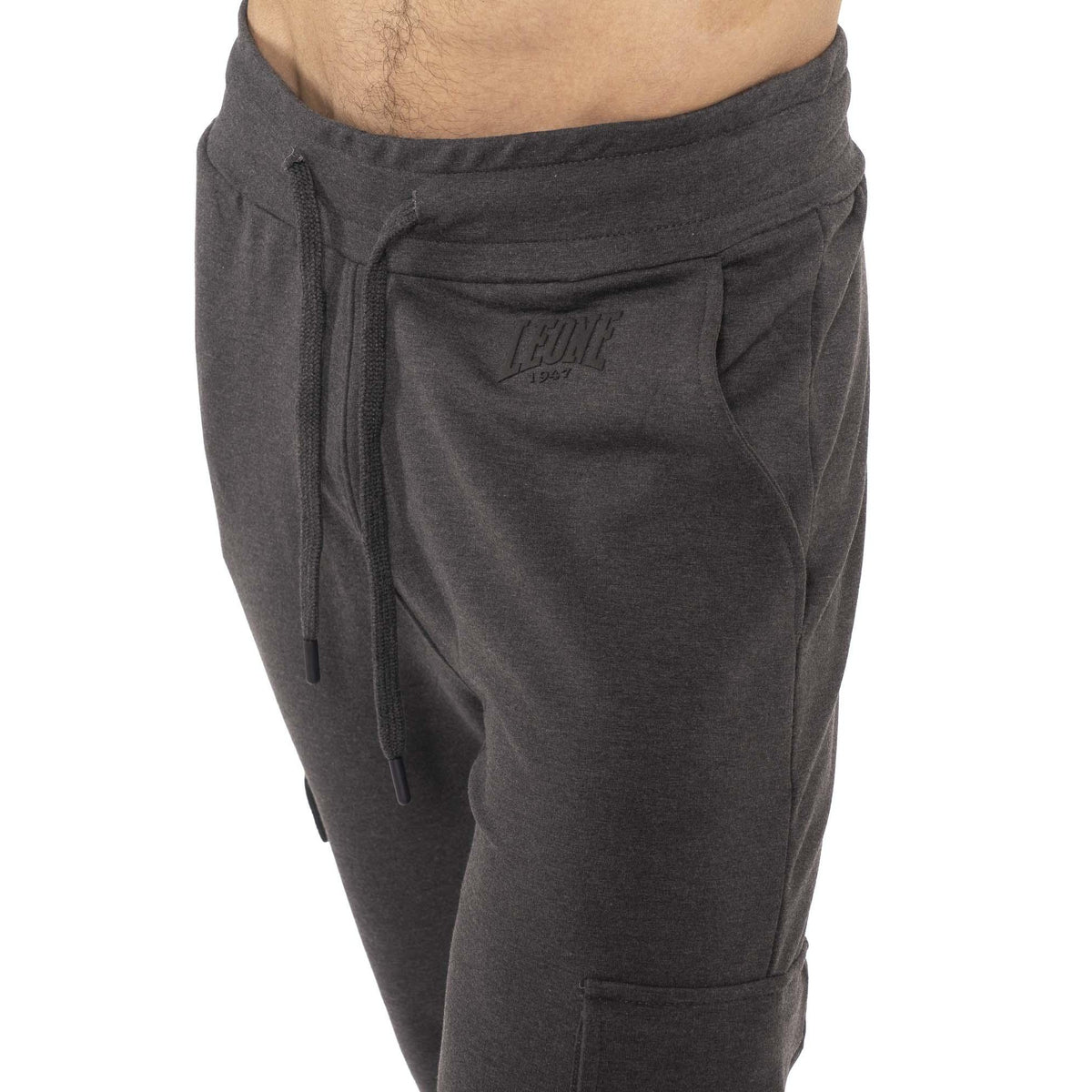 MAN_SWEATPANTS_CARGO_SMALL_LOGO_M6202P9F01_08_Image_4