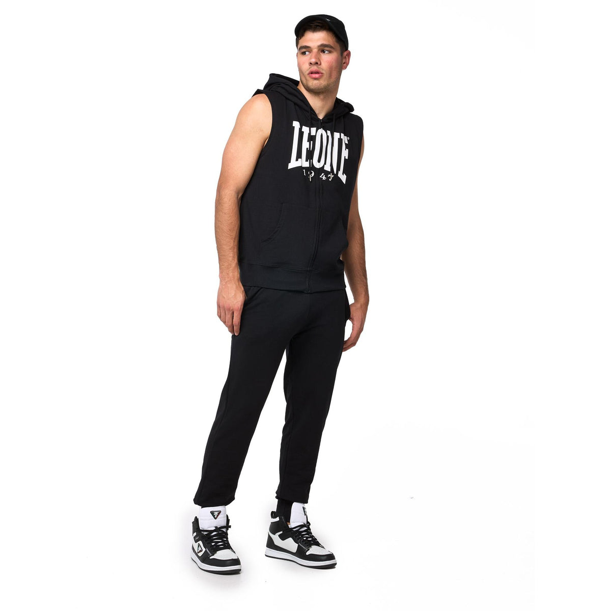 MAN_SWEATPANTS_SMALL_LOGO_M3604P12F10_09_Image_6
