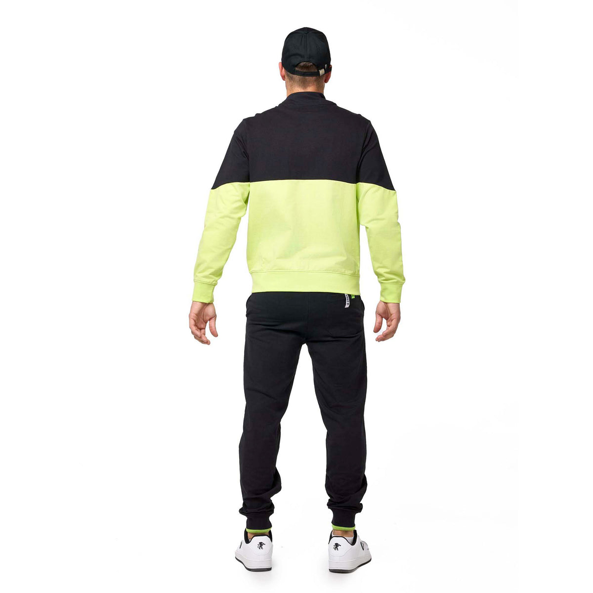 MAN_TRACKSUITS_ACTIVE_M5619A8F10A_0930N_Image_4