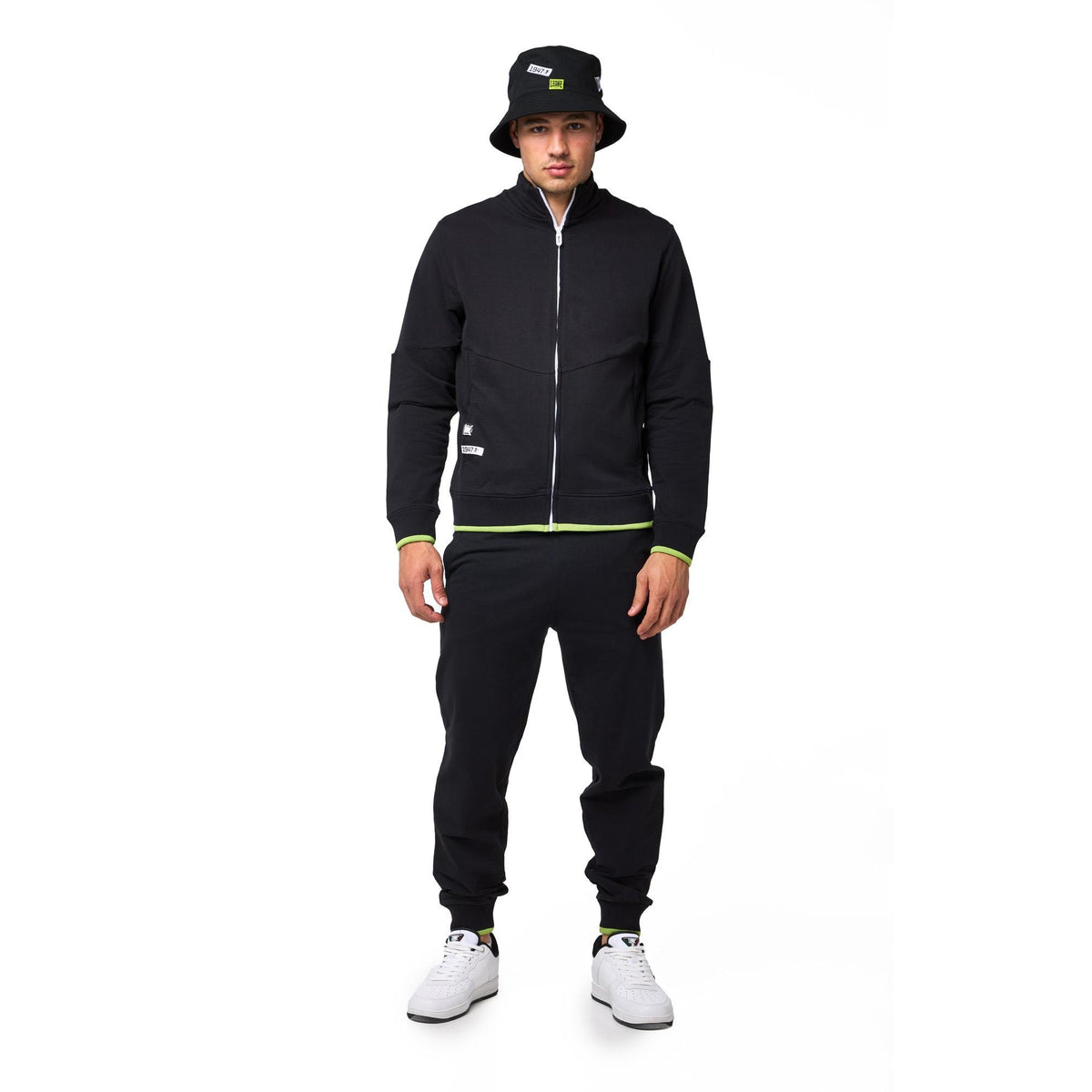 MAN_TRACKSUITS_ACTIVE_M5619A8F10A_09_Image_2