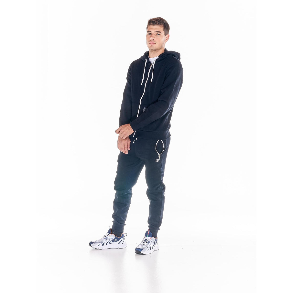 MAN_TRACKSUITS_HISTORY_M4070A5F02A_09_Image_4