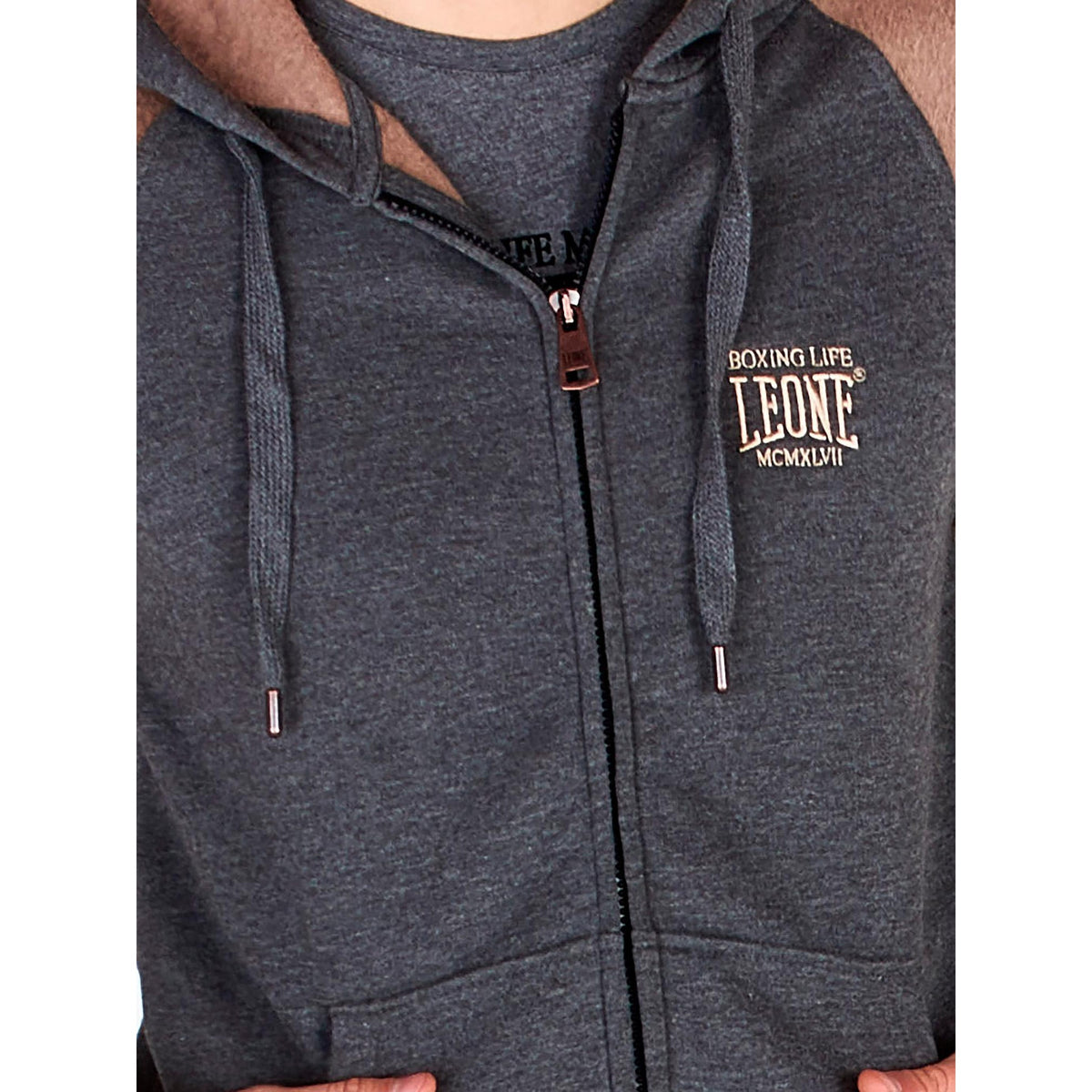 MAN_TRACKSUITS_NEUTRALS_M3080A3F26A_08_Image_6