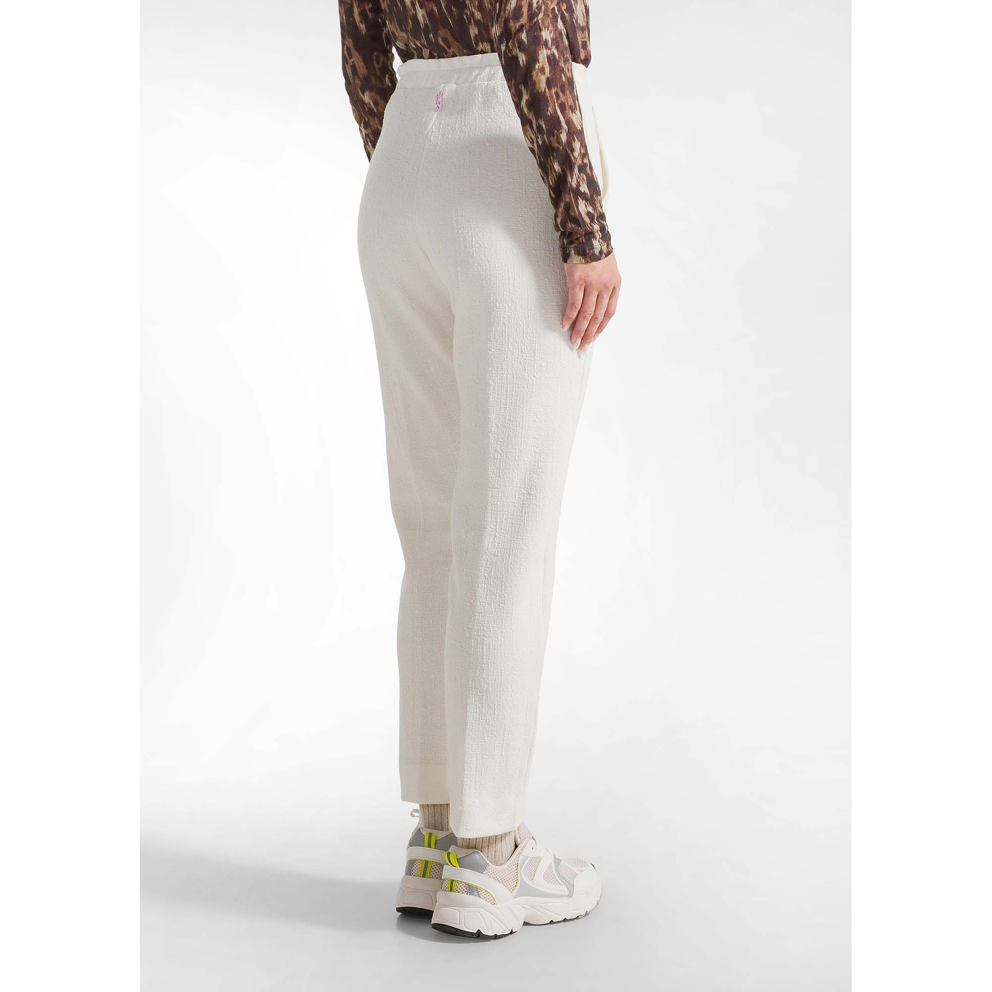 MATELASSE_SLIM-FIT_PANTS_D12706_18001_Image_4