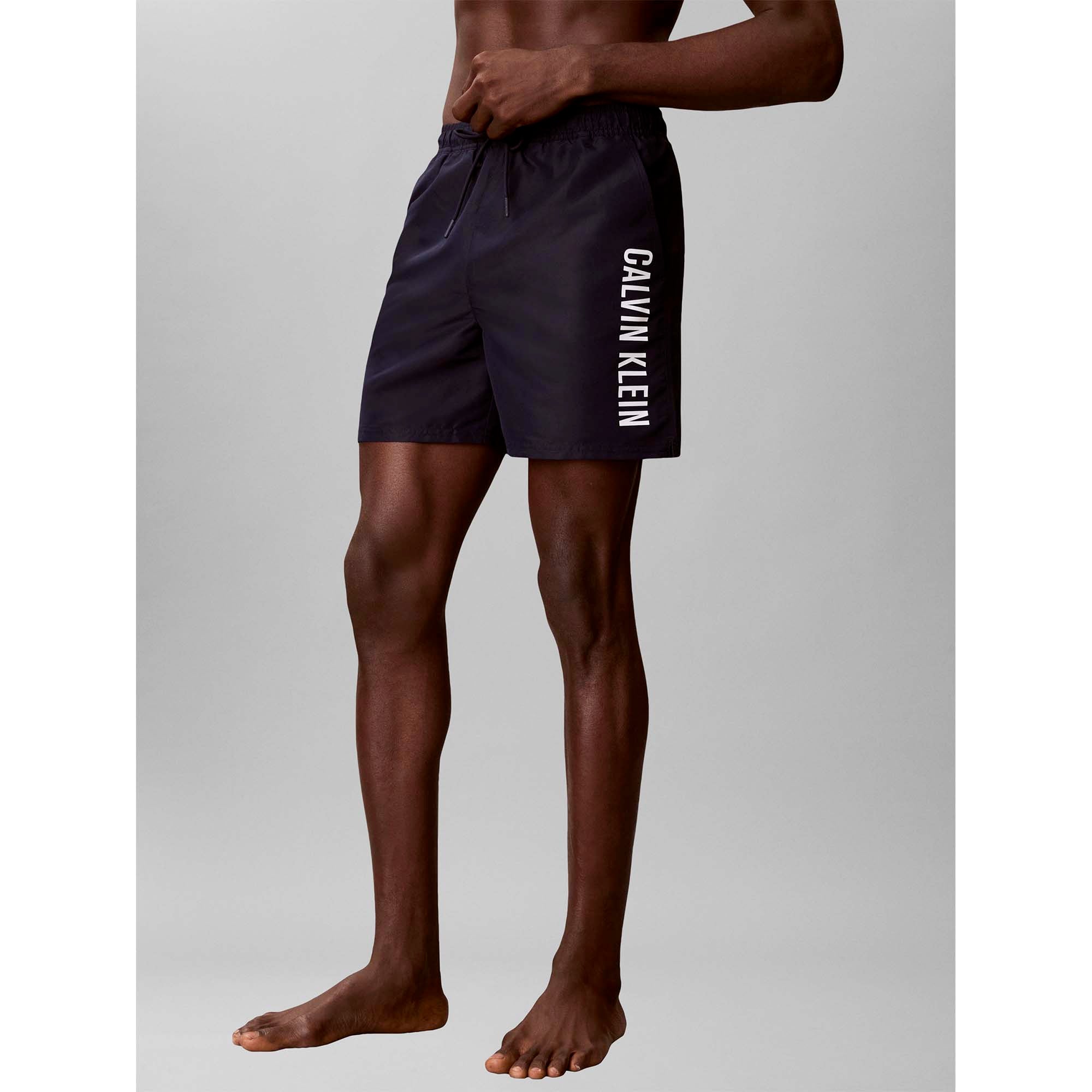 MEDIUM_DRAWSTRING_LV00N61047_0PP_Image_2