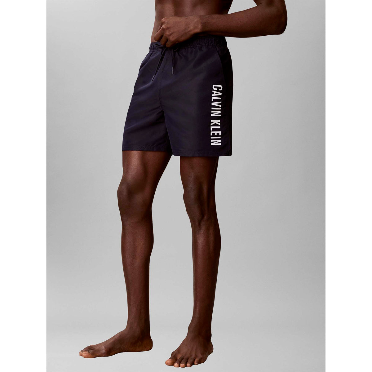 MEDIUM_DRAWSTRING_LV00N61047_0PP_Image_2