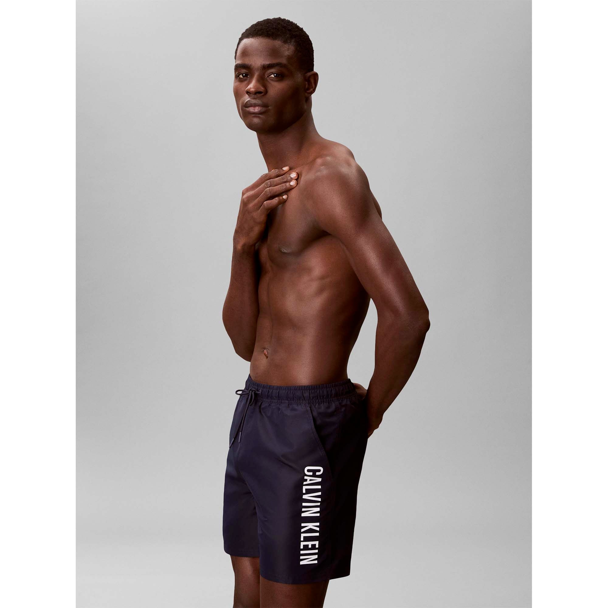 MEDIUM_DRAWSTRING_LV00N61047_0PP_Image_3