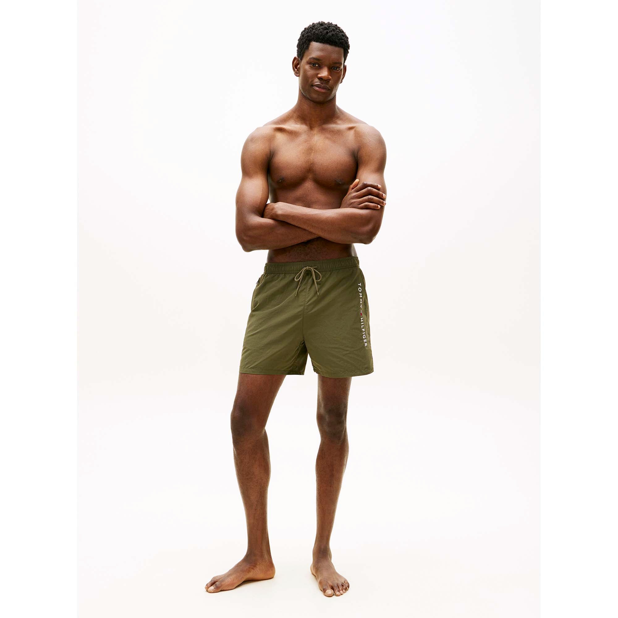 MEDIUM_DRAWSTRING_zip_pocket_UM0UM03748_RBN_Image_5