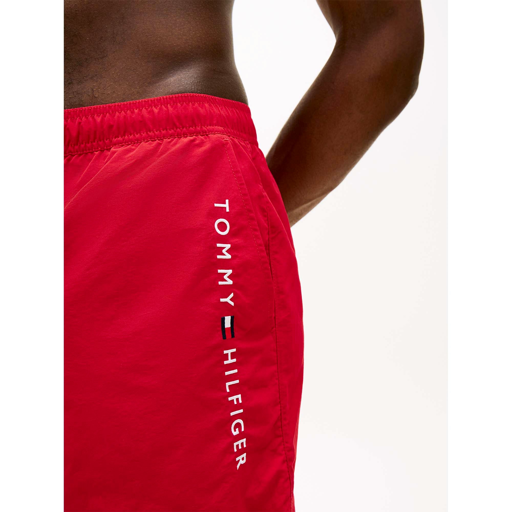 MEDIUM_DRAWSTRING_zip_pocket_UM0UM03748_XLD_Image_4
