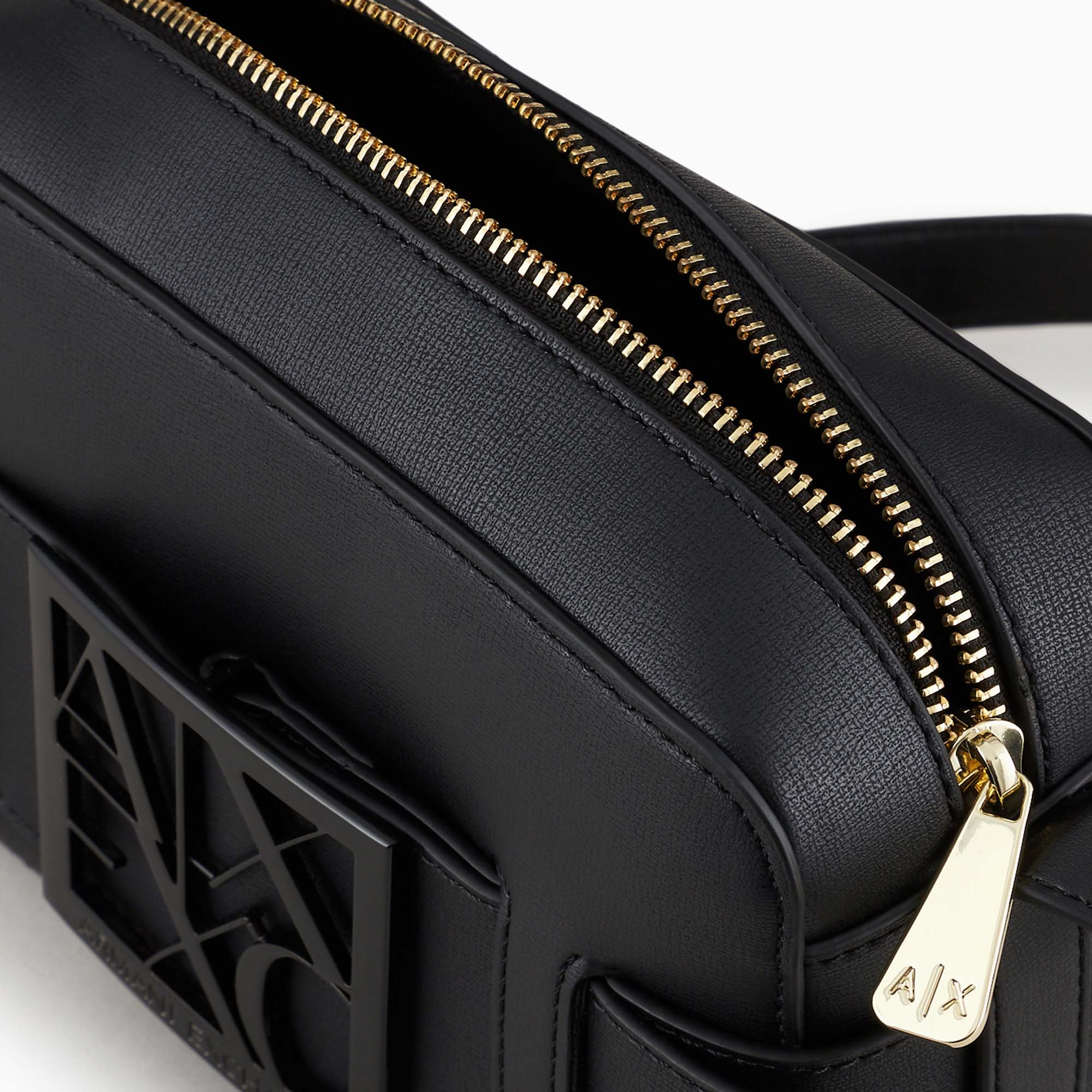 MESSENGER_BAG_9426990A874_00020_Image_4