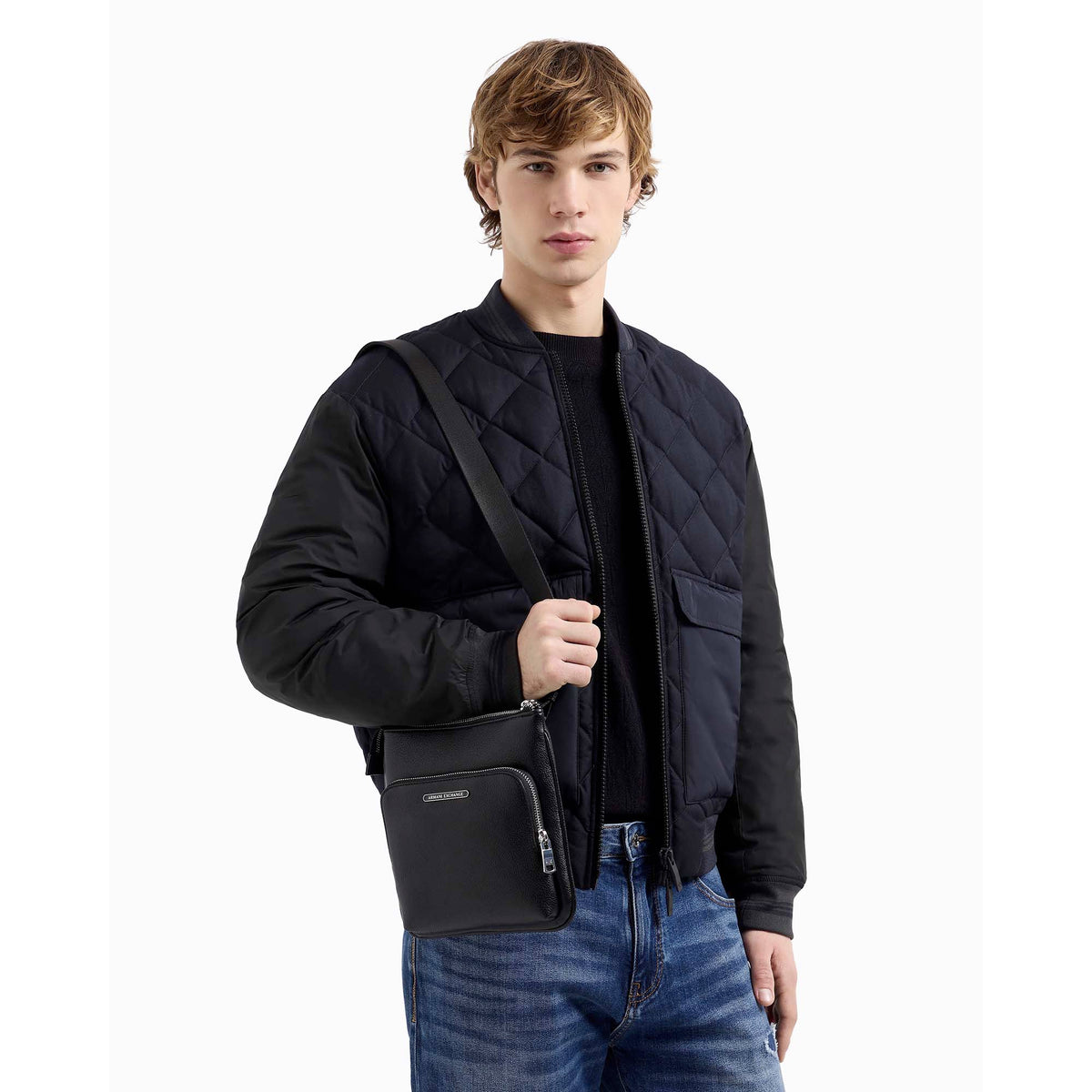 MESSENGER_BAG_XM000846AF12134_UC001_Image_5