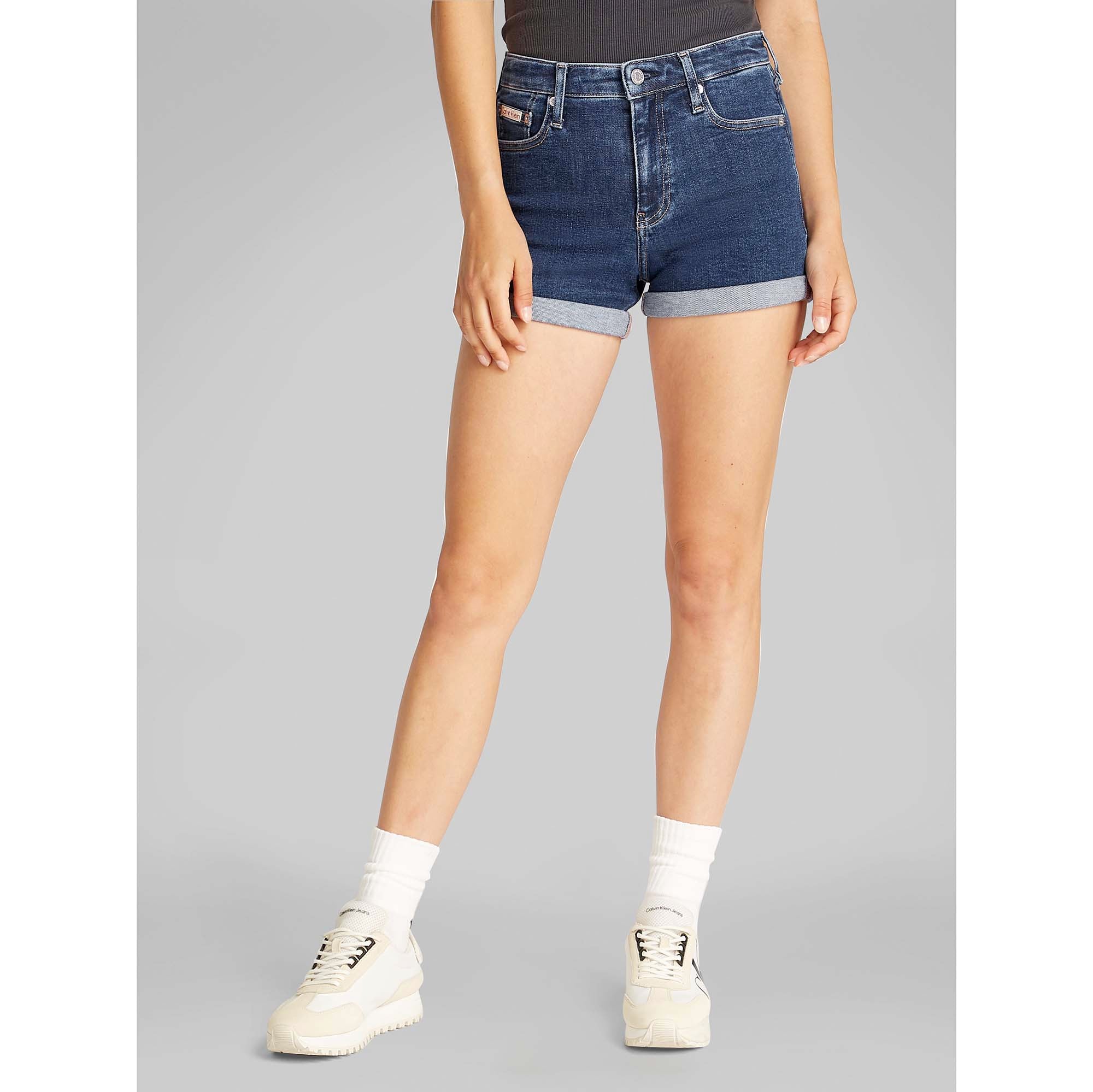 MID_RISE_SHORT_J20J225160_1BJ_Image_2