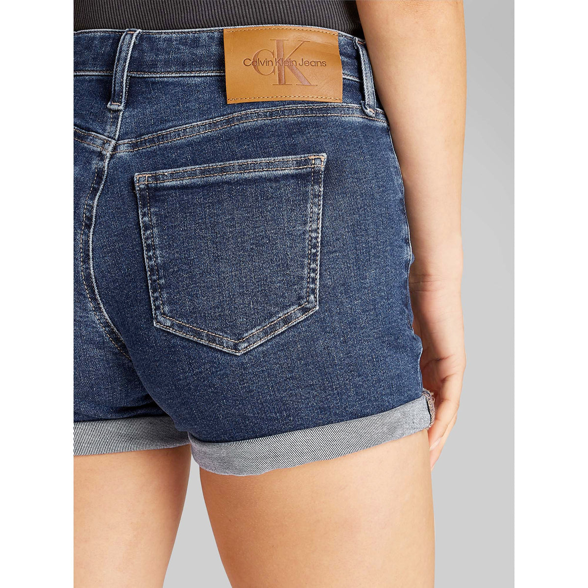 MID_RISE_SHORT_J20J225160_1BJ_Image_5
