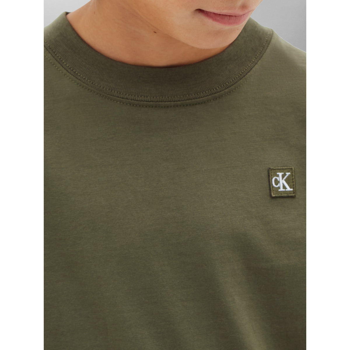 MINI_BADGE_REG_T-SHIRT_LV1CKTJA27T_LDY_Image_5