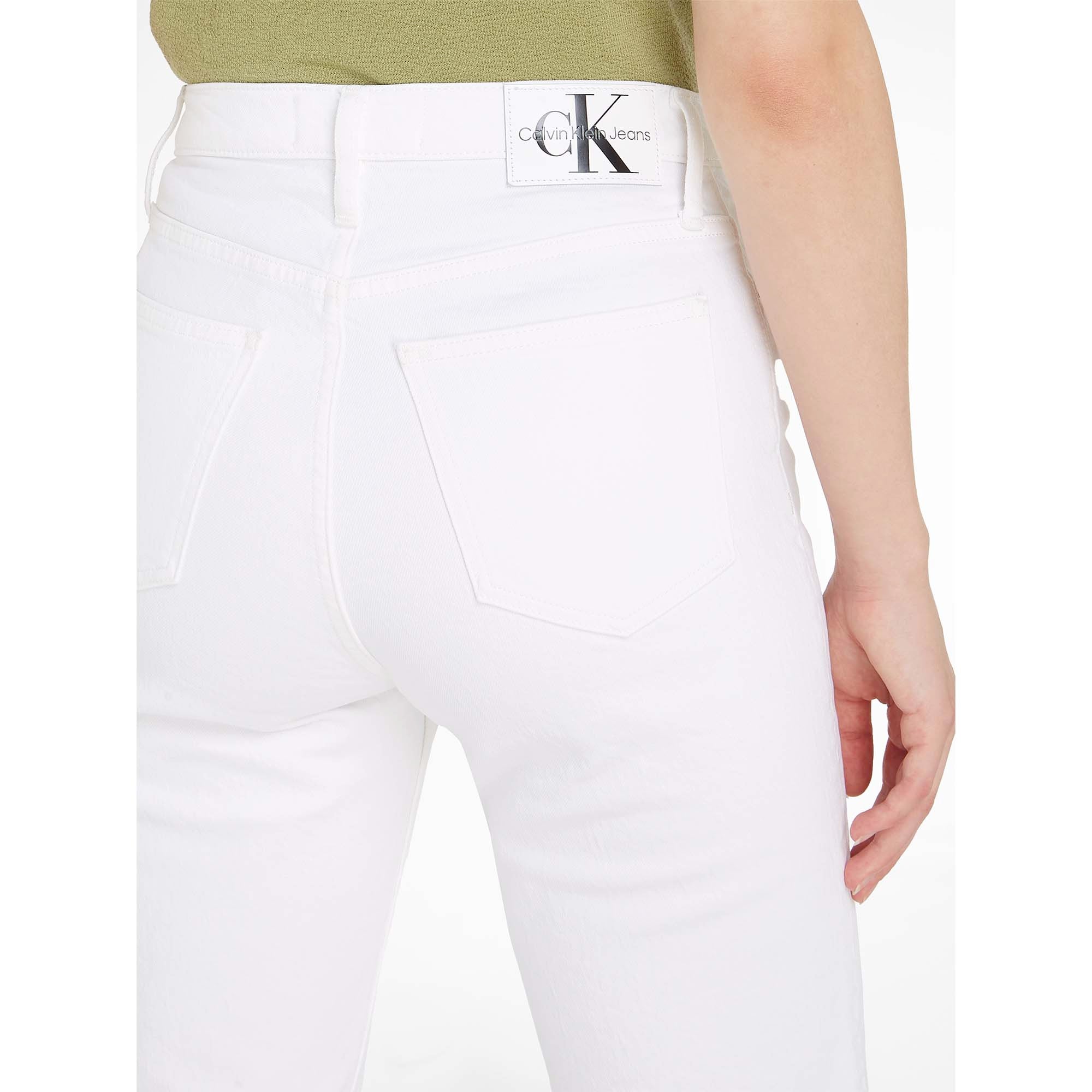 MOM_JEAN_J20J222765_1AA_Image_4