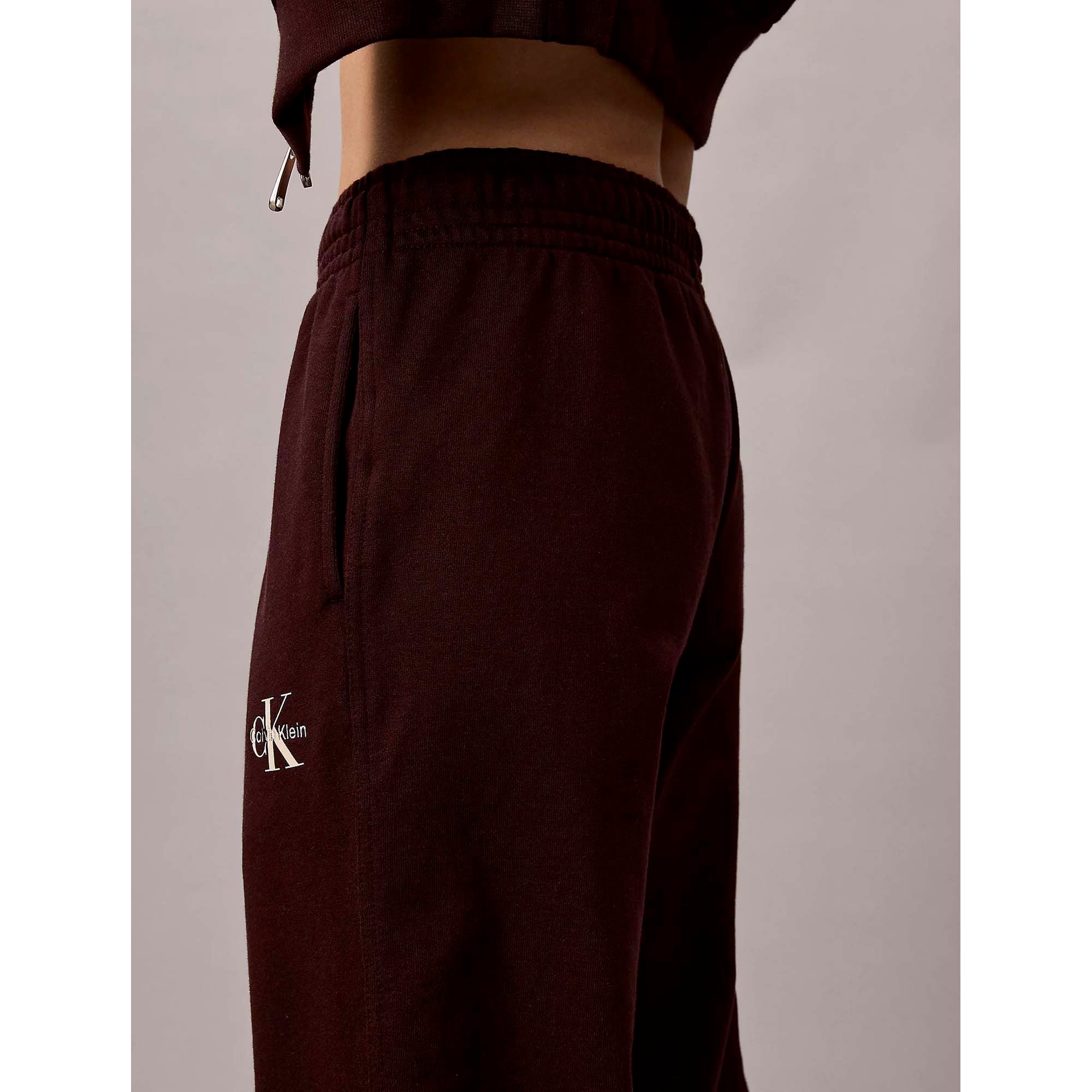 MONOLOGO_FRENCH_TERR_LV047B235G_2E8_Image_5