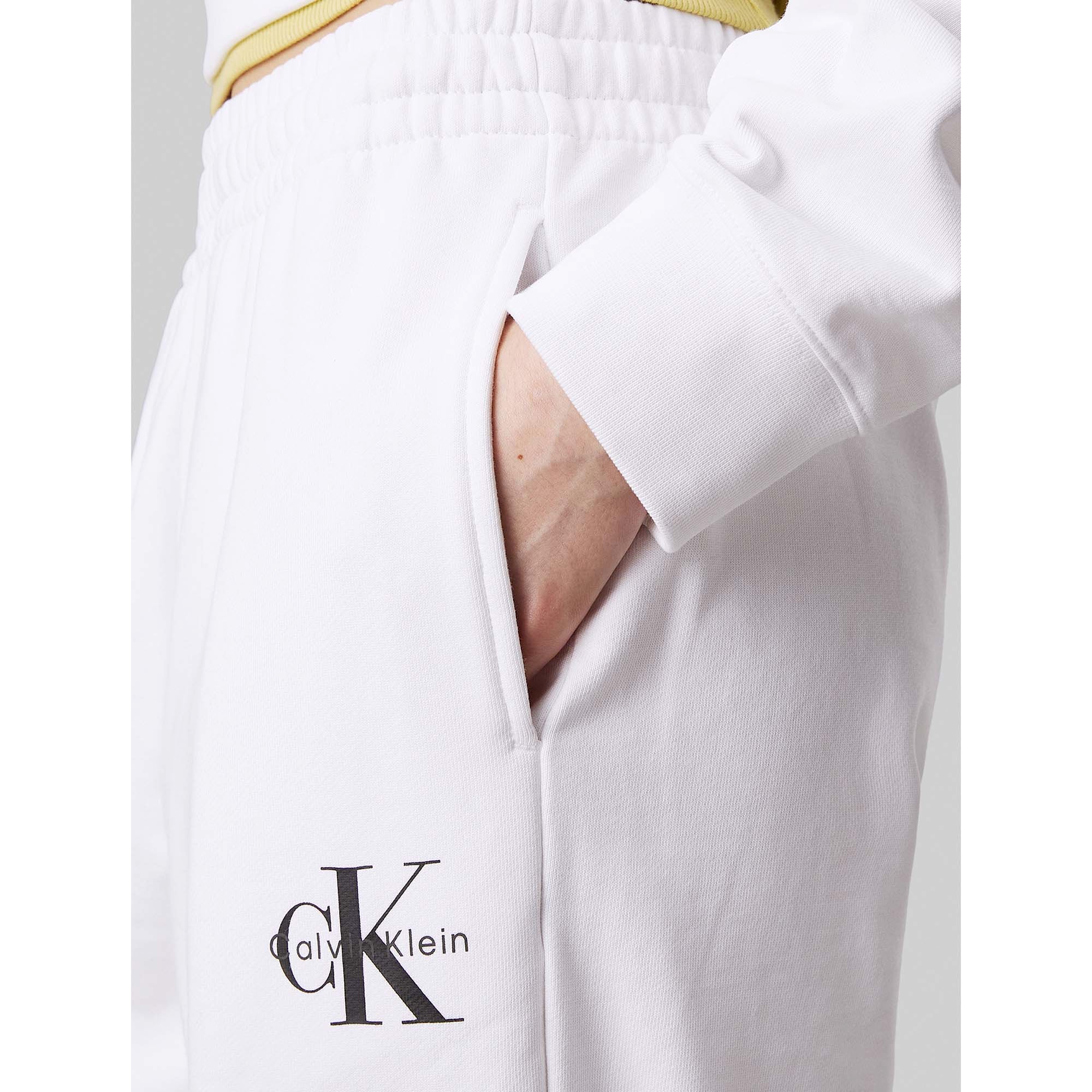 MONOLOGO_FRENCH_TERR_LV047B235G_YAA_Image_4