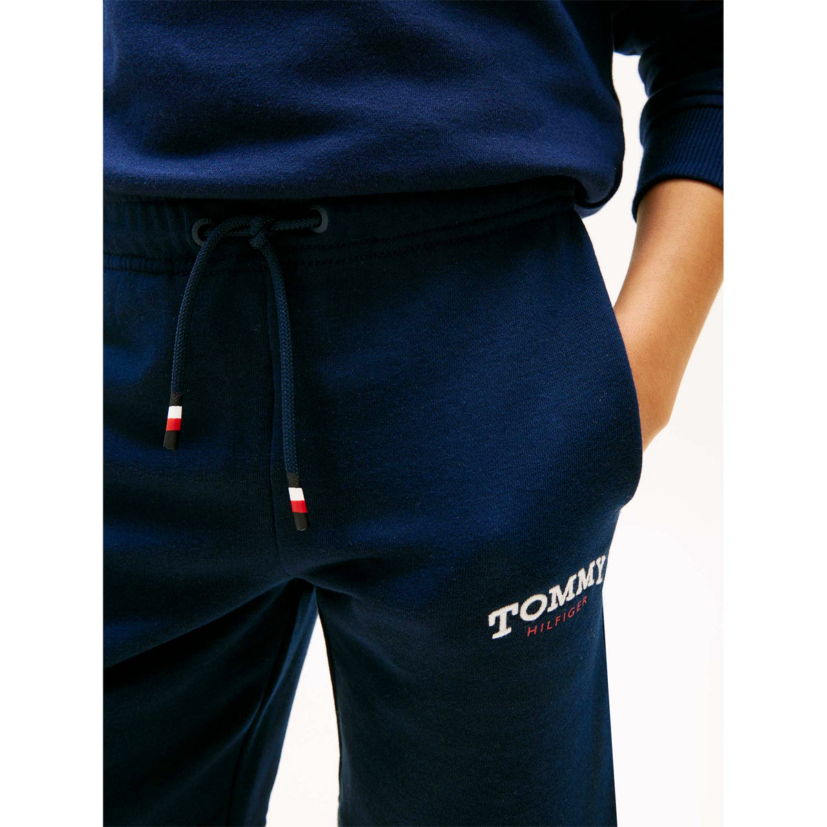MONOTYPE_GRAPHIC_SWEATSHORT_THKB0KB10242T_C1G_Image_5