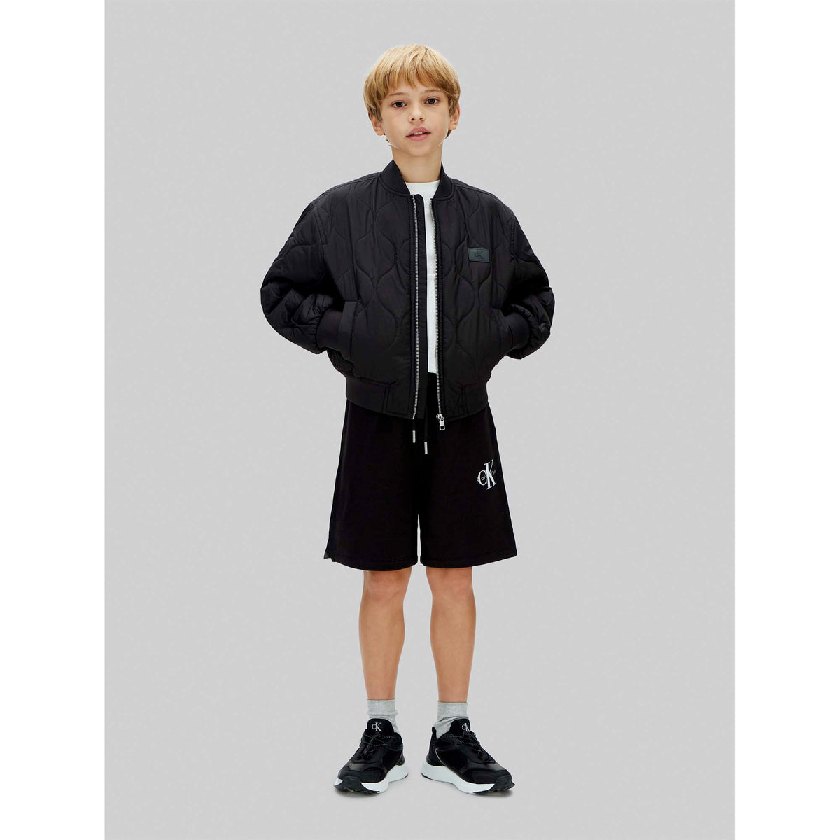 MONO_LOGO_RELAXED_SHORTS_CKLV1CKSJC51T_BEH_Image_5