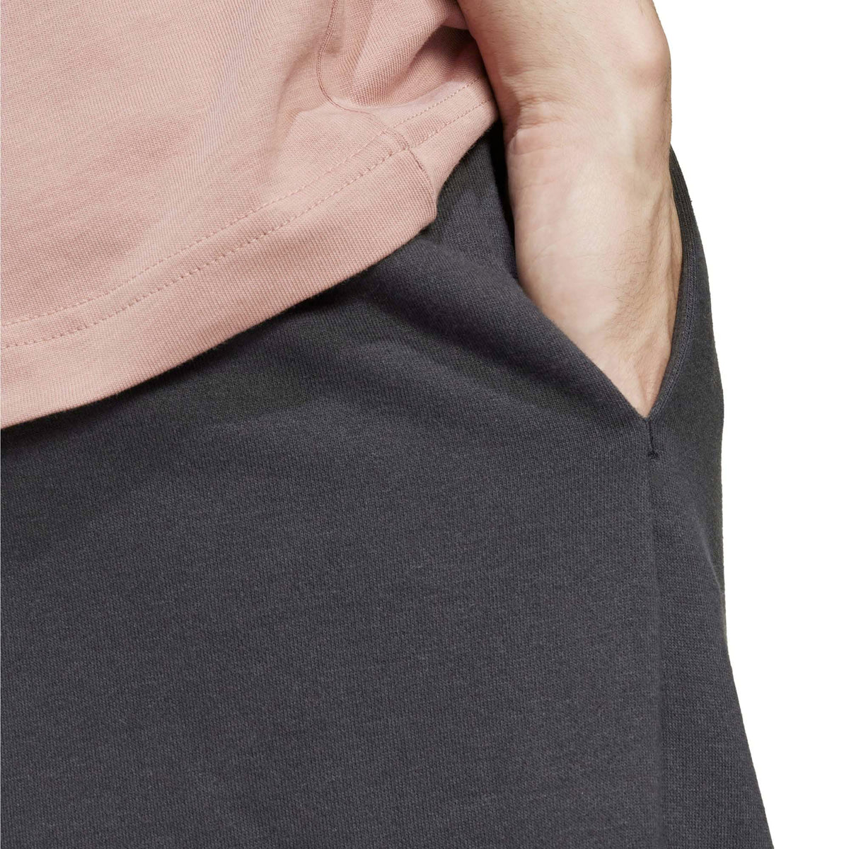 M_MH_BOSSHORTFT_JE8956_BLACKWH_Image_4