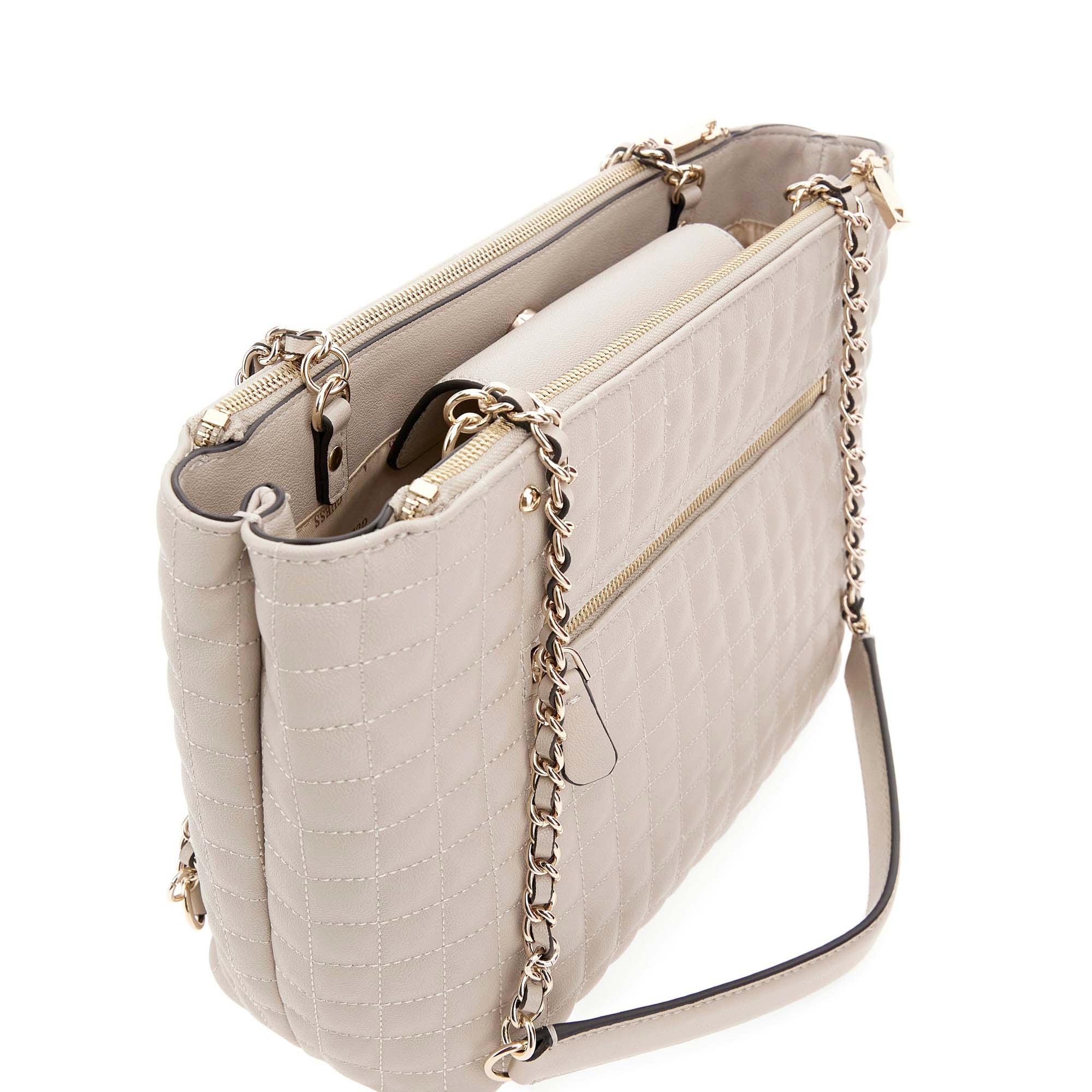 NADIRA_STATUS_TOTE_HWQG8424220_LTA_Image_3