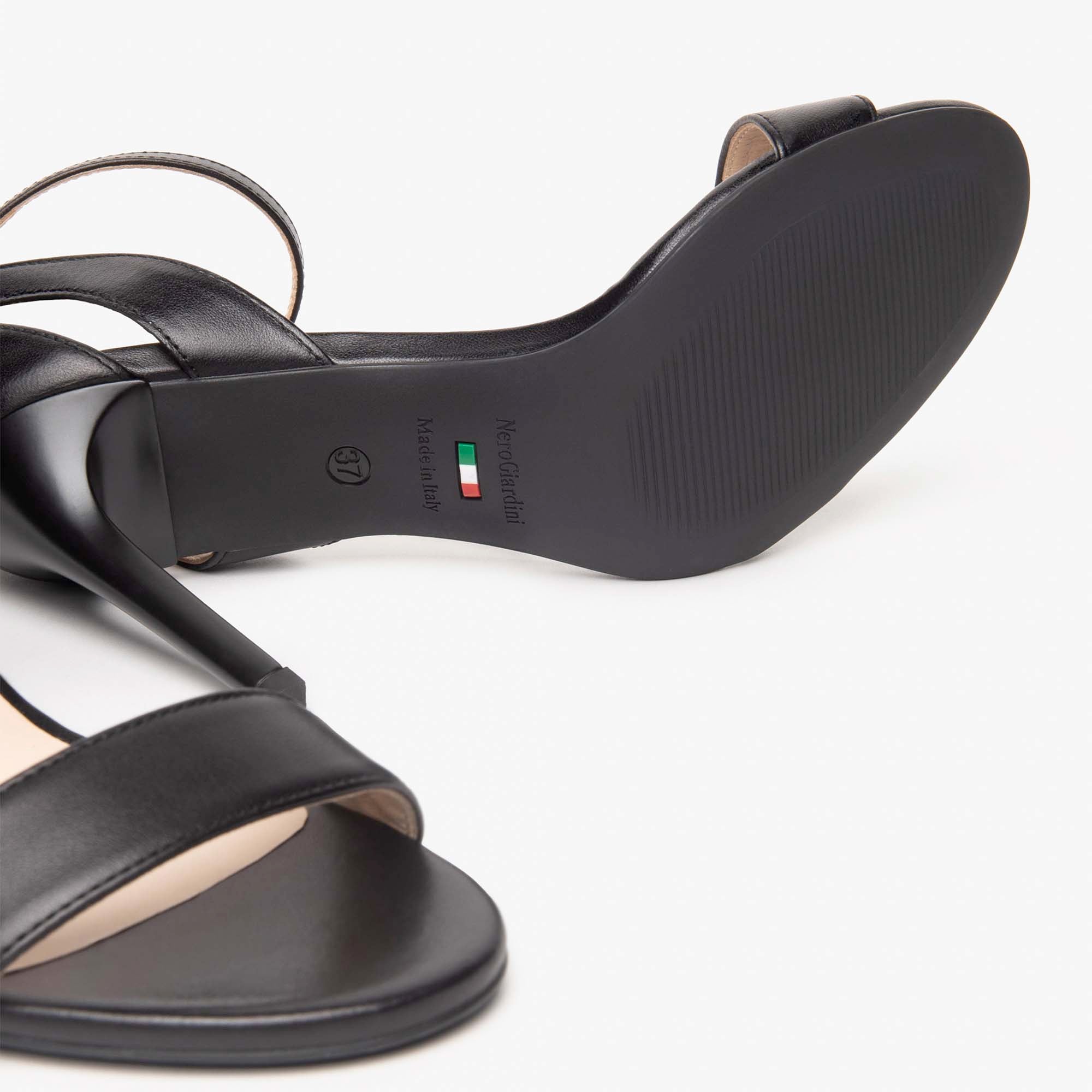 NAPPA_PANDORA_NERO_TPU_EGIZIA_NER_E410111DE_100_Image_5