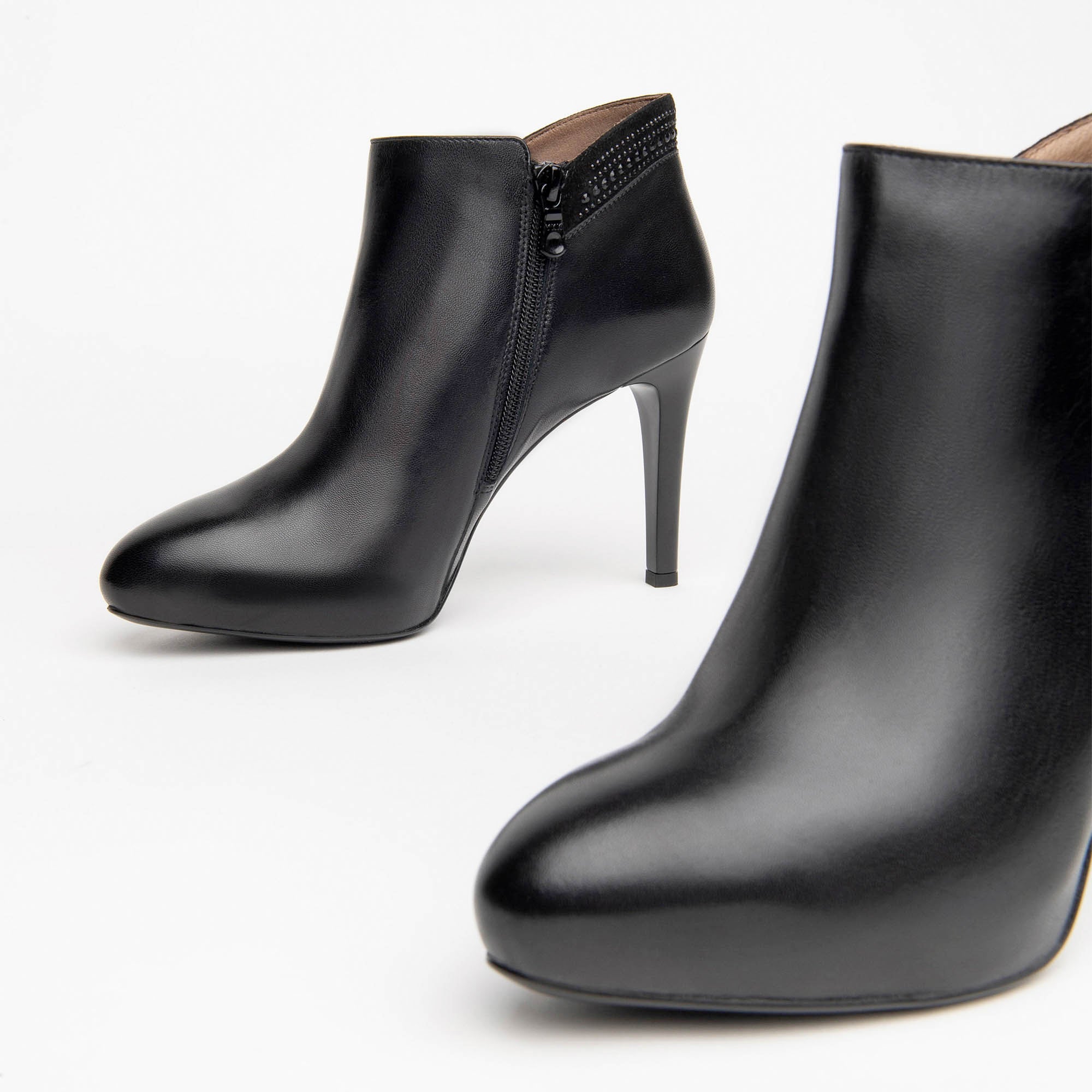 NAPPA_PANDORA_NILO_TPU_GEORGE_SCARO_NER_POLI18522_I013461DE_100_Image_4