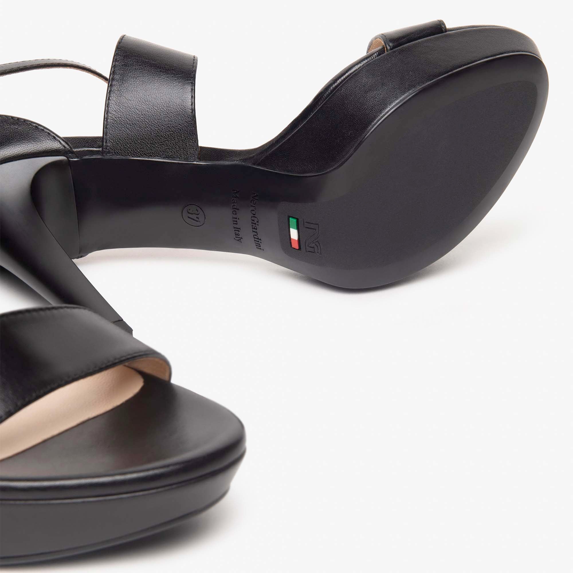 NAPPA_PANDORA_TPU_CASERTA_DAMA_NER_POLI6963_PLATO_E307231DE_100_Image_5