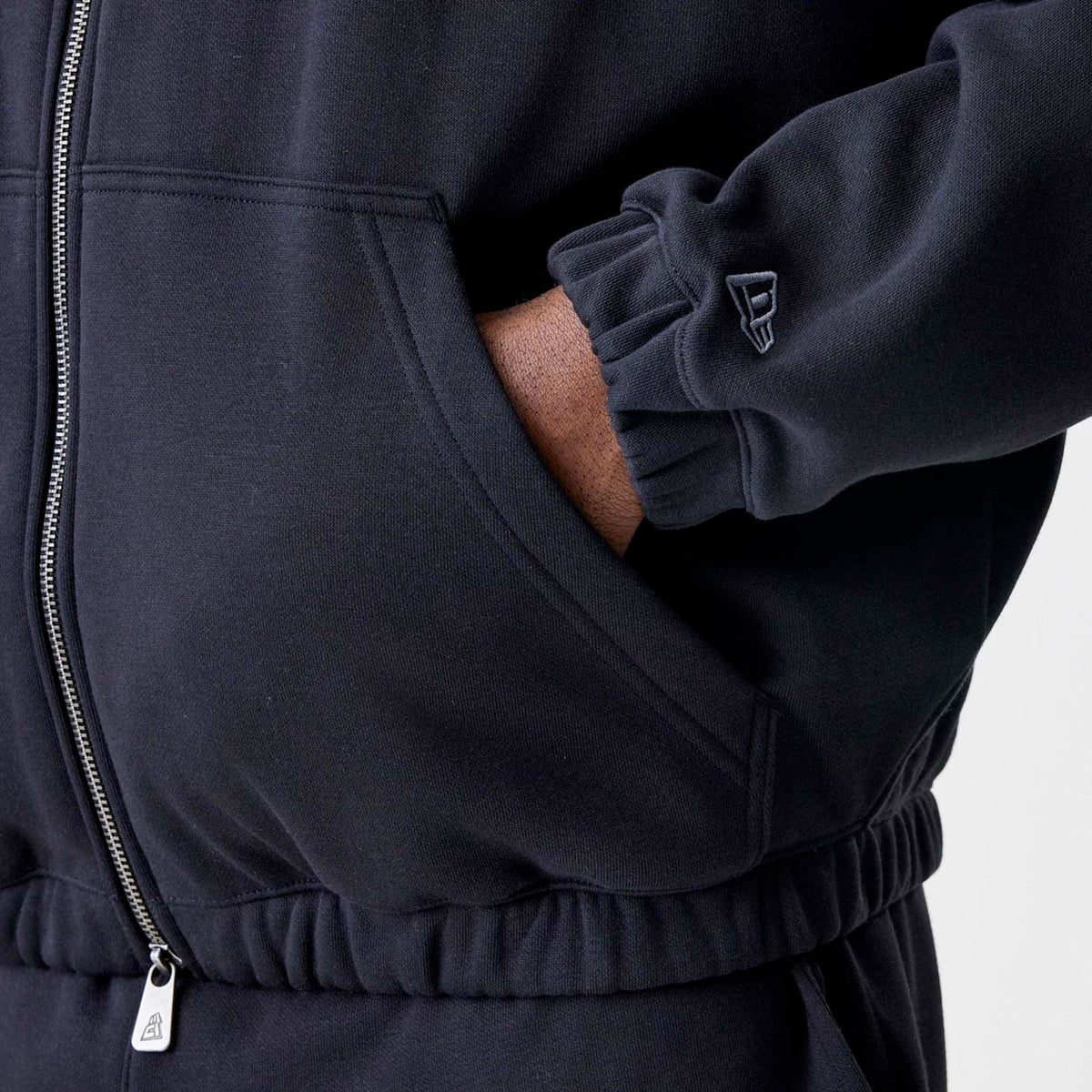 NBA_LINEAR_FZ_HOODIE_CHIBUL_BLK_60758752_001_Image_6