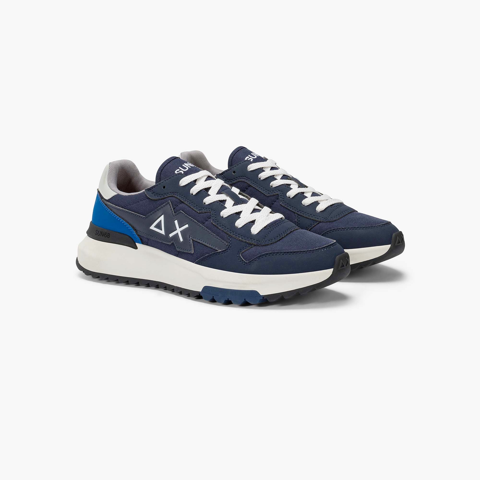 NIKI_20_SOLID_Z45120_07_Image_2