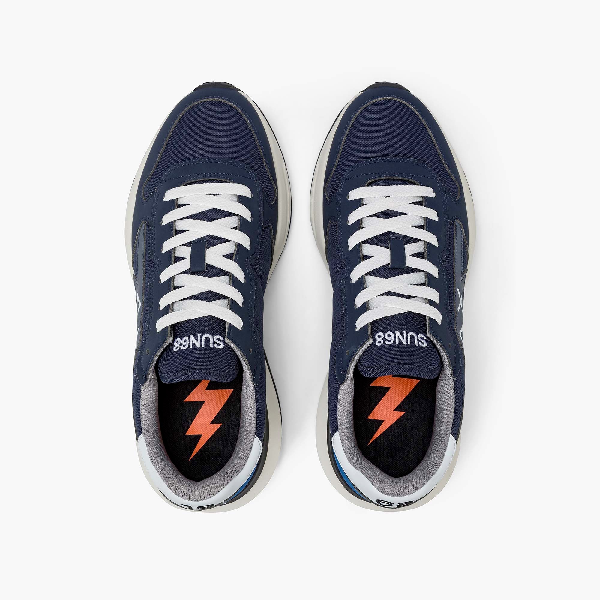 NIKI_20_SOLID_Z45120_07_Image_4