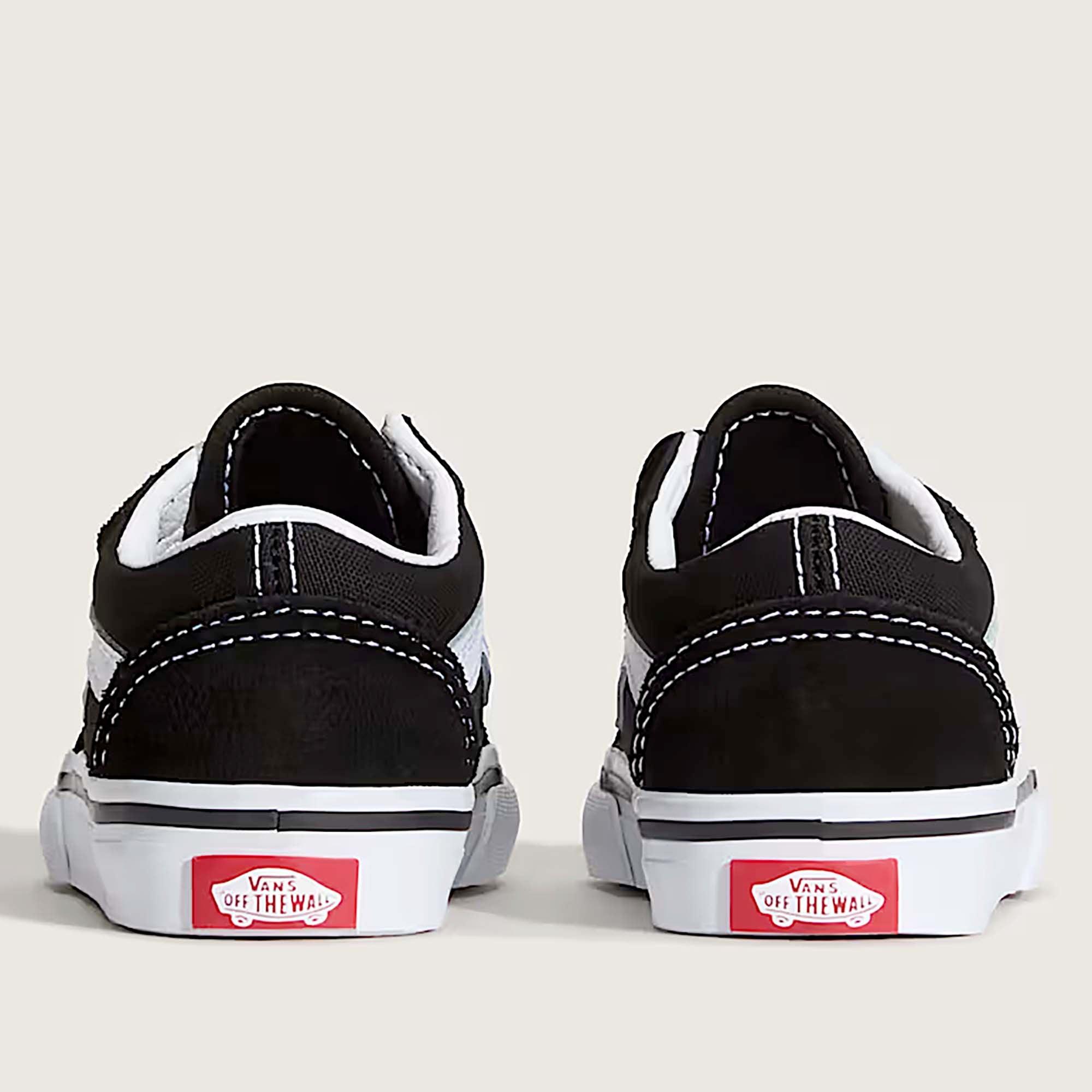 OLD_SKOOL_V_VN000D3YBLK_BLACK_Image_4
