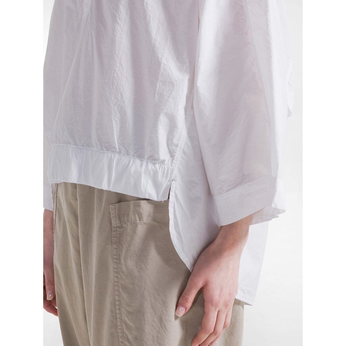 PARACHUTE_SHIRT_D42720_10001_Image_5