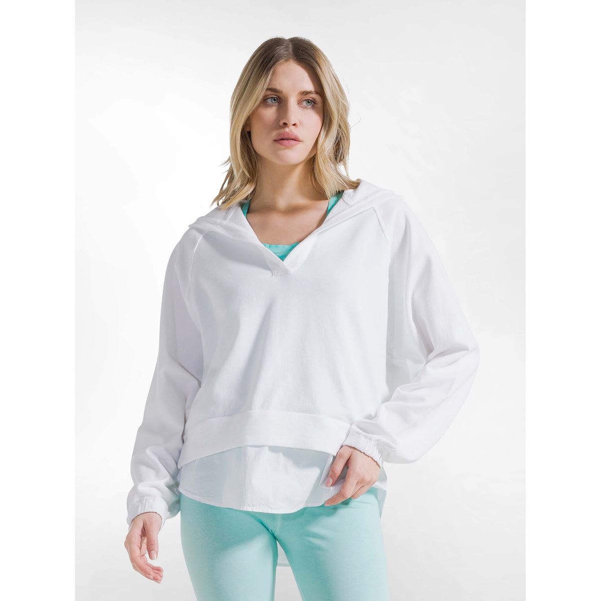 PARACHUTE_TRIM_HOODIE_D42714_10001_Image_3