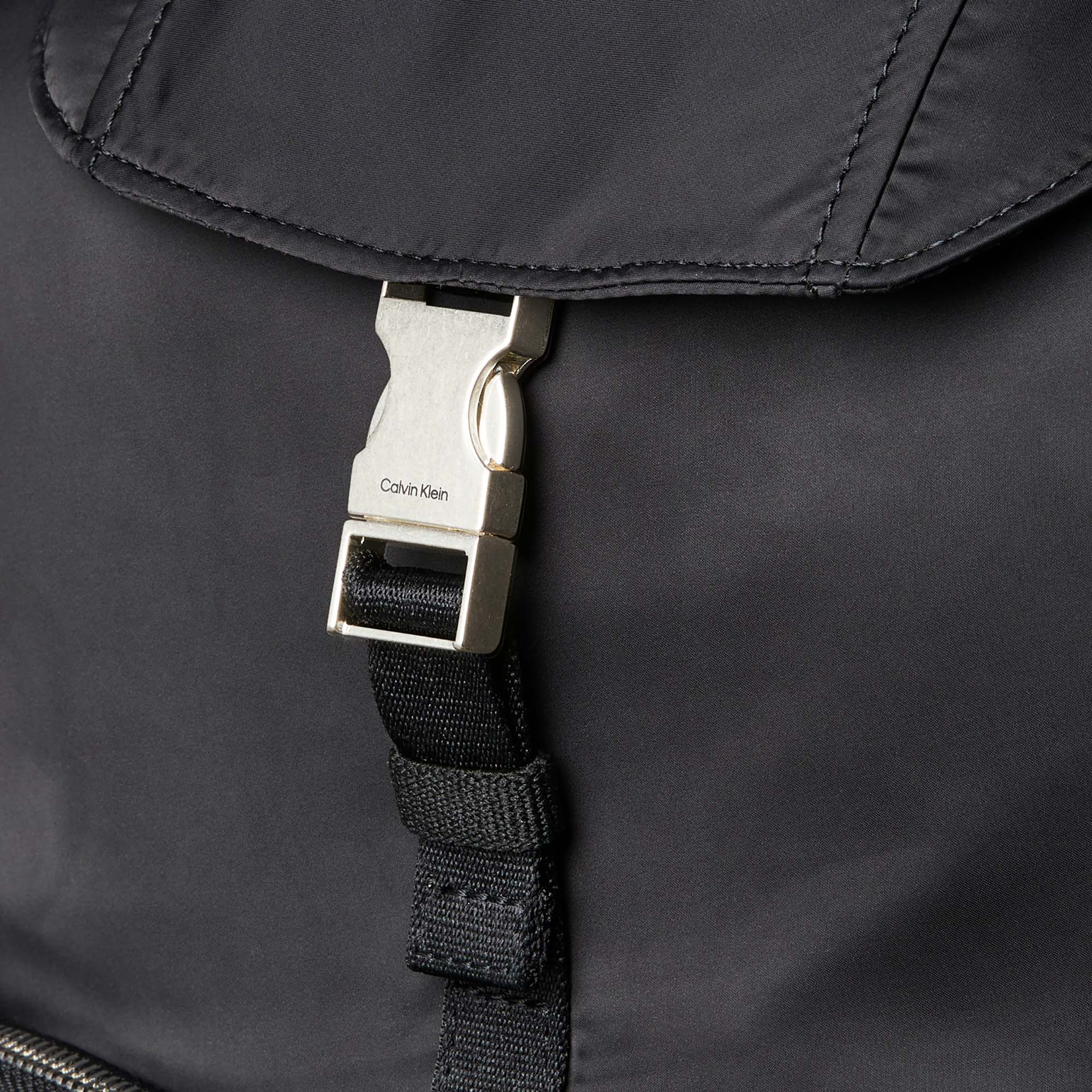 POCKET_NYLON_FLAP_BACKPACK_LV04F3133G_UB1_Image_4