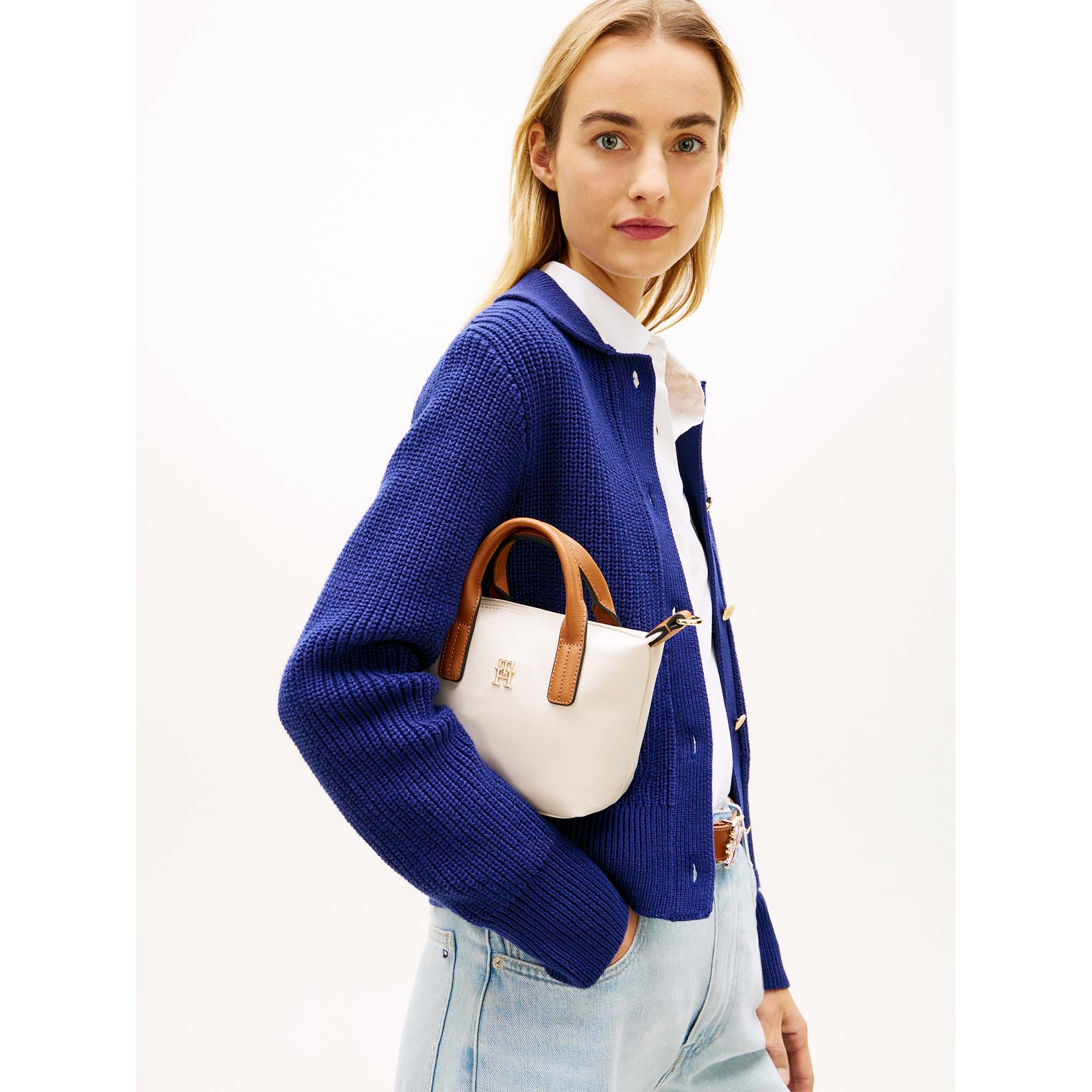 POPETTE_MICRO_TOTE_AW0AW18368_AEO_Image_5