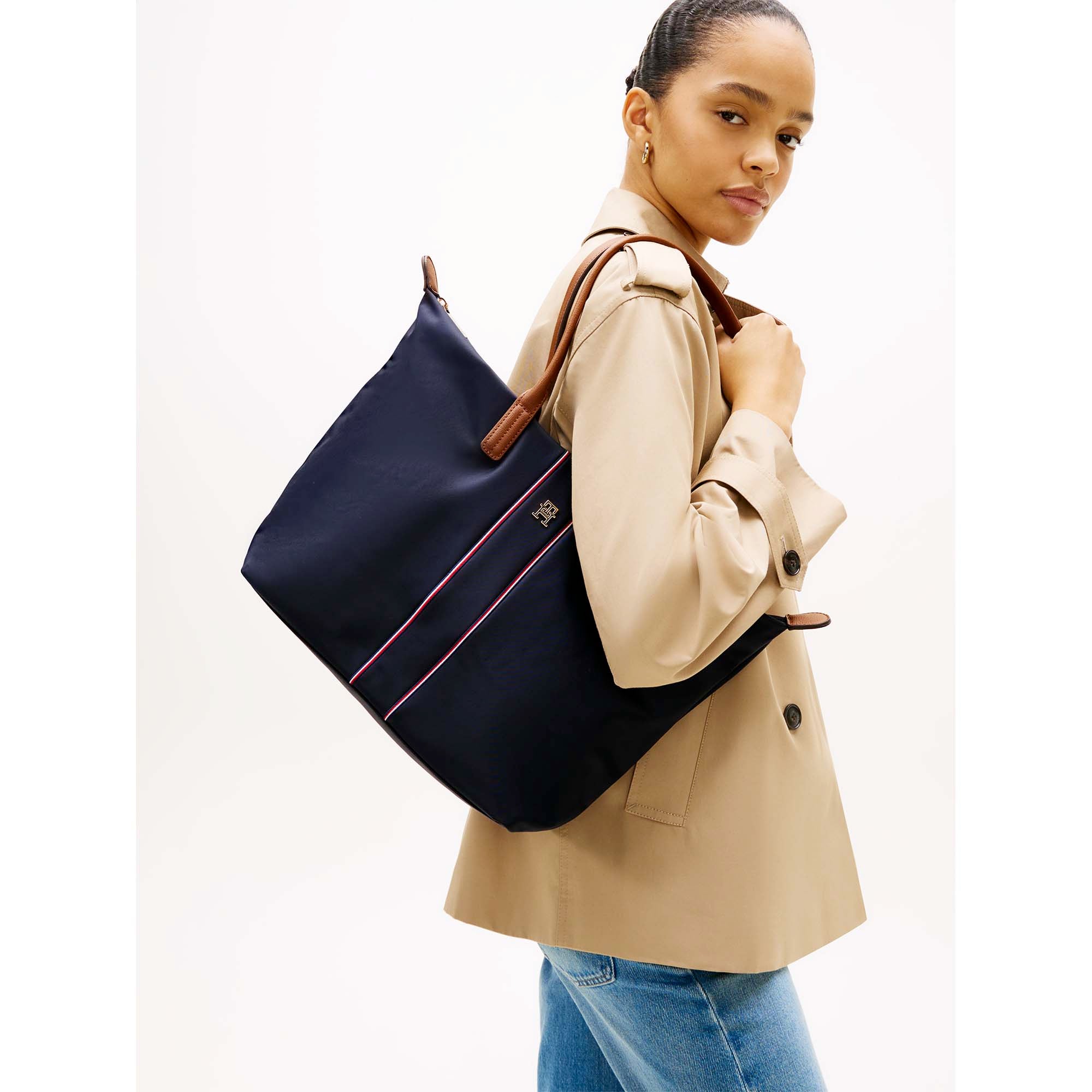 POPETTE_TOTE_CORP_AW0AW17706_0GY_Image_5