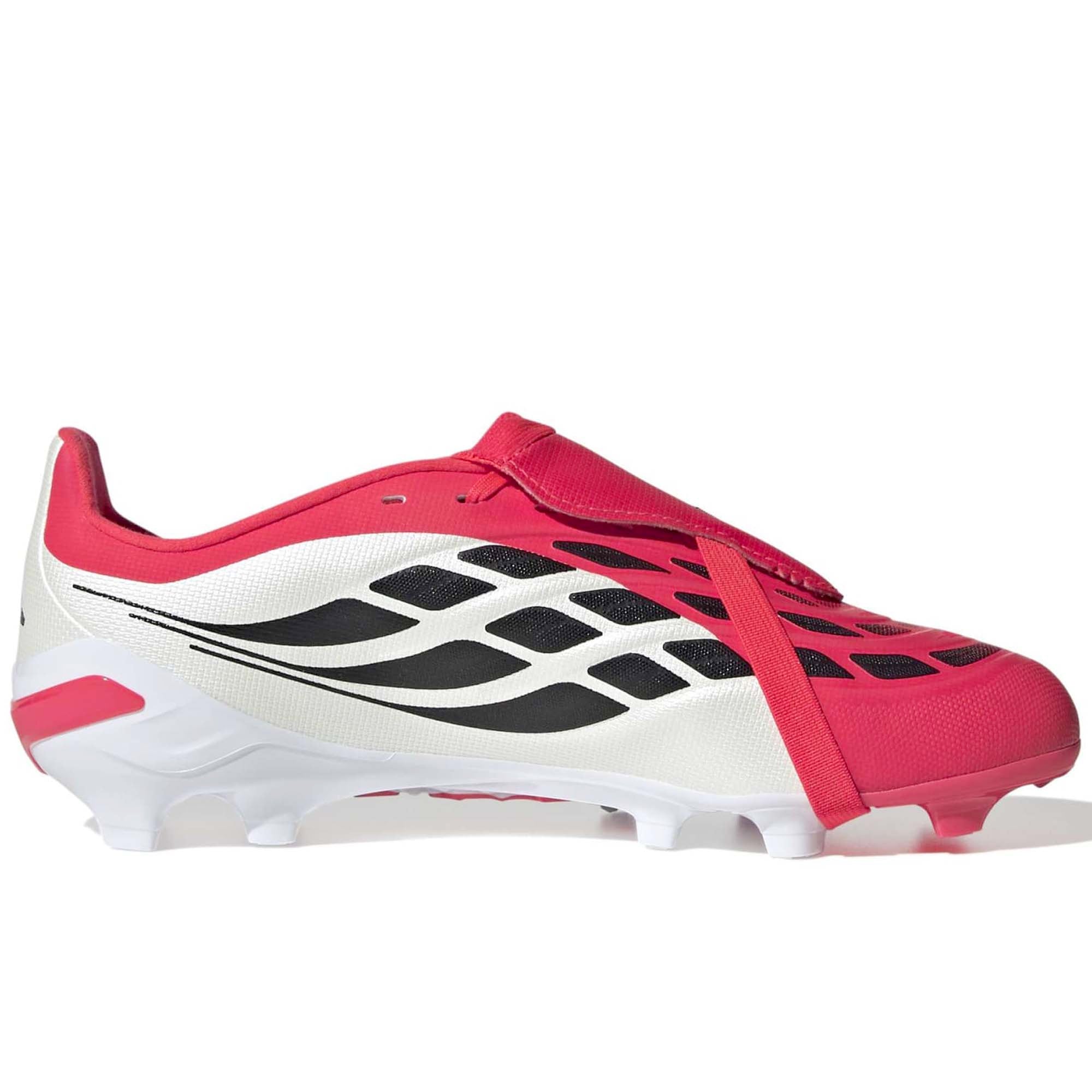 PREDATOR_LEAGUE_FT_JR7925_LUCREDC_Image_3