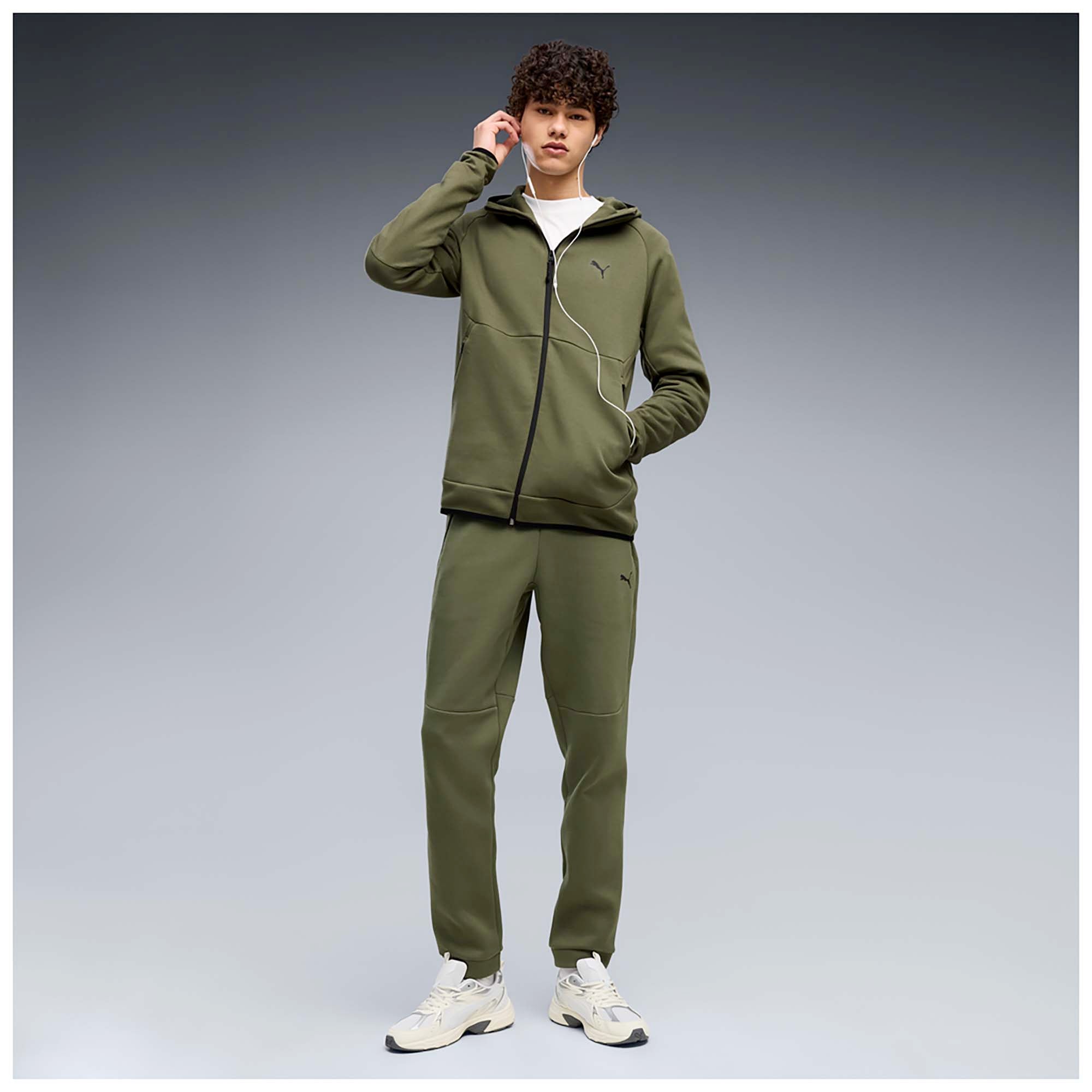 PUMATECH_SLIM_ELEVATED_FULL-ZIP_HOODIE_DK_693951_86_Image_4