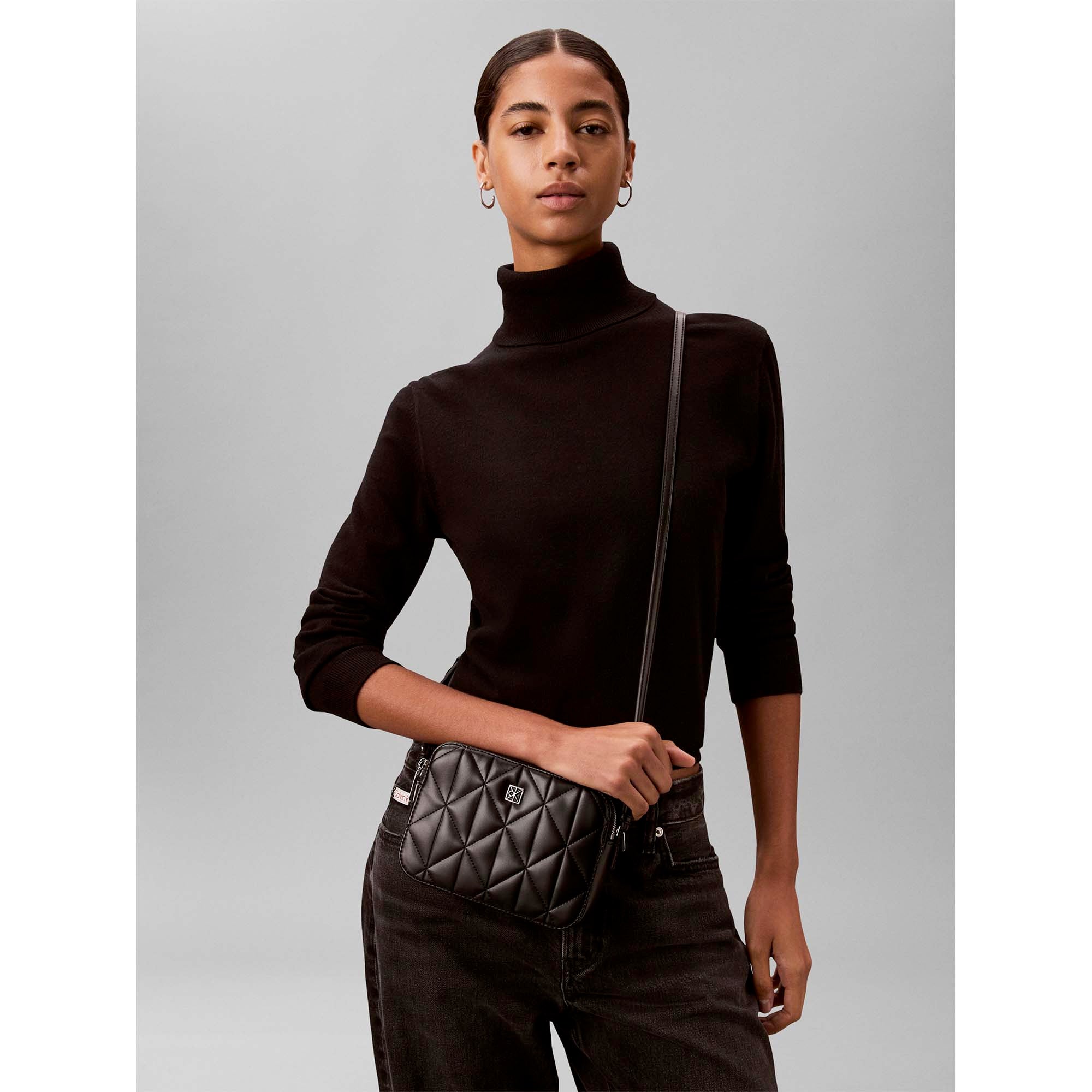 QUILTED_DOUBLE_ZIP_CAMERA_BAG_LV04F3328G_UB1_Image_4