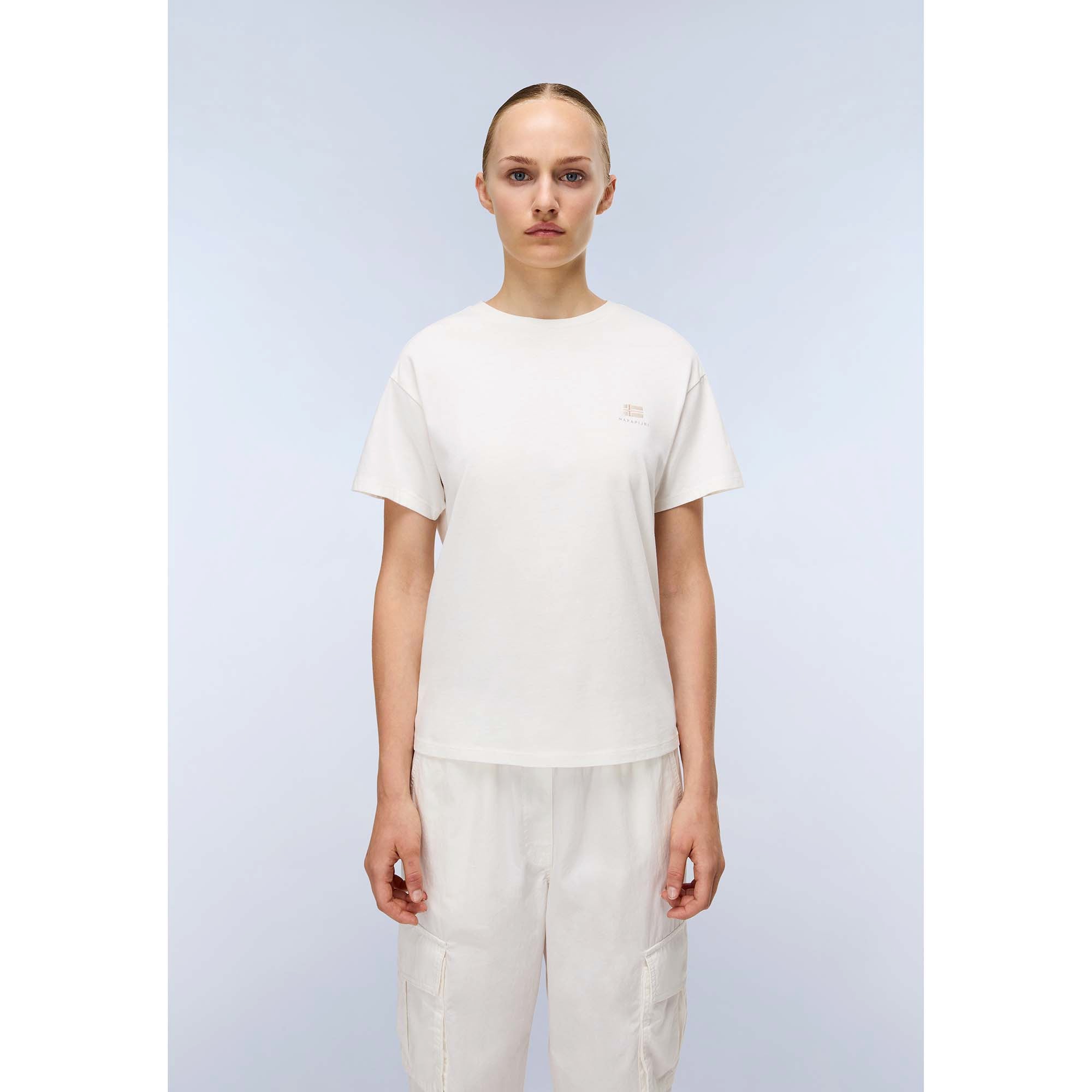 S-NINA_NP0A4H872061_WHITEHER_Image_2