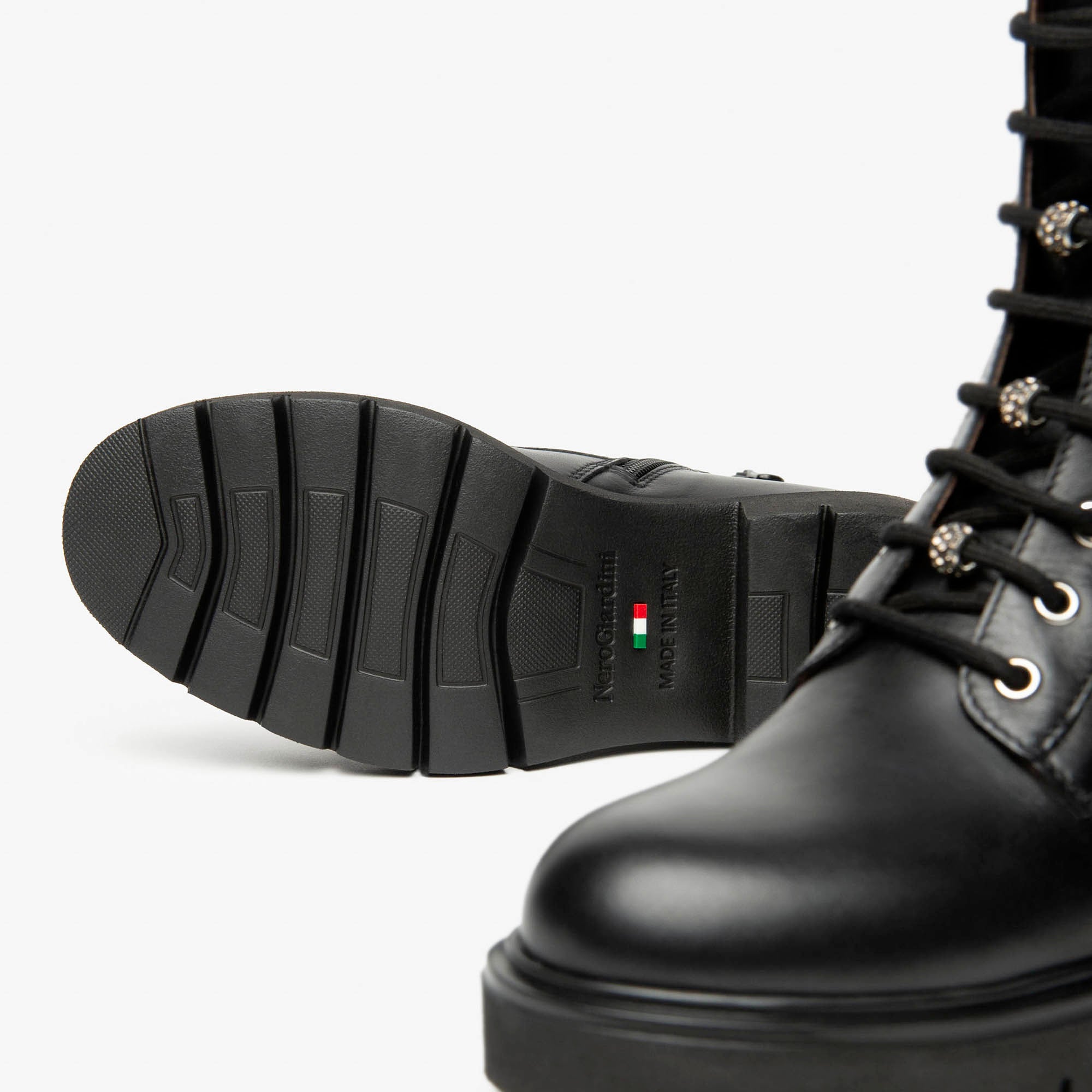 SAGAR_DECO_NERO_EVA_URBANA_NERO_12_I514810D_100_Image_4