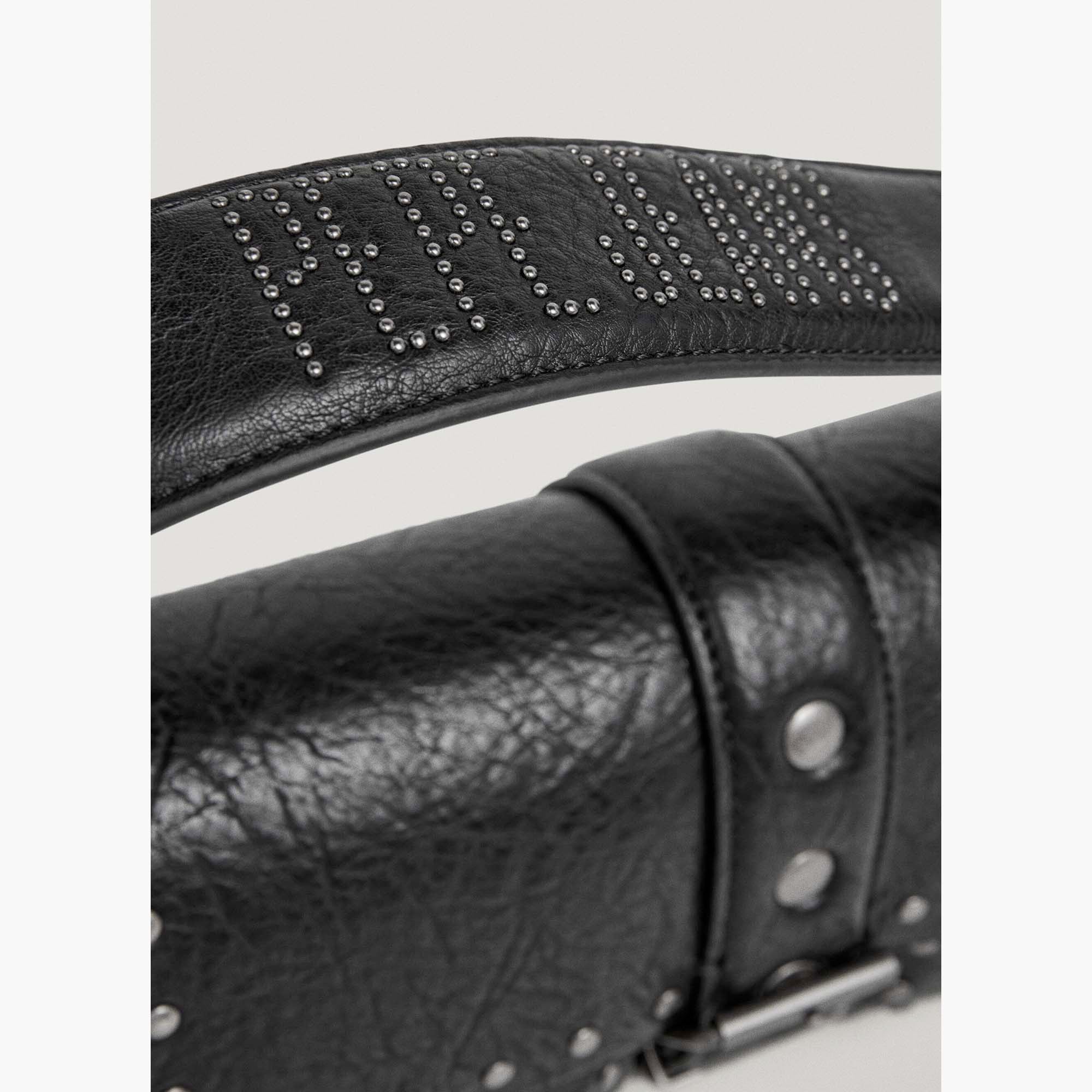 SALLY_MOON_PL0300002_999_Image_4