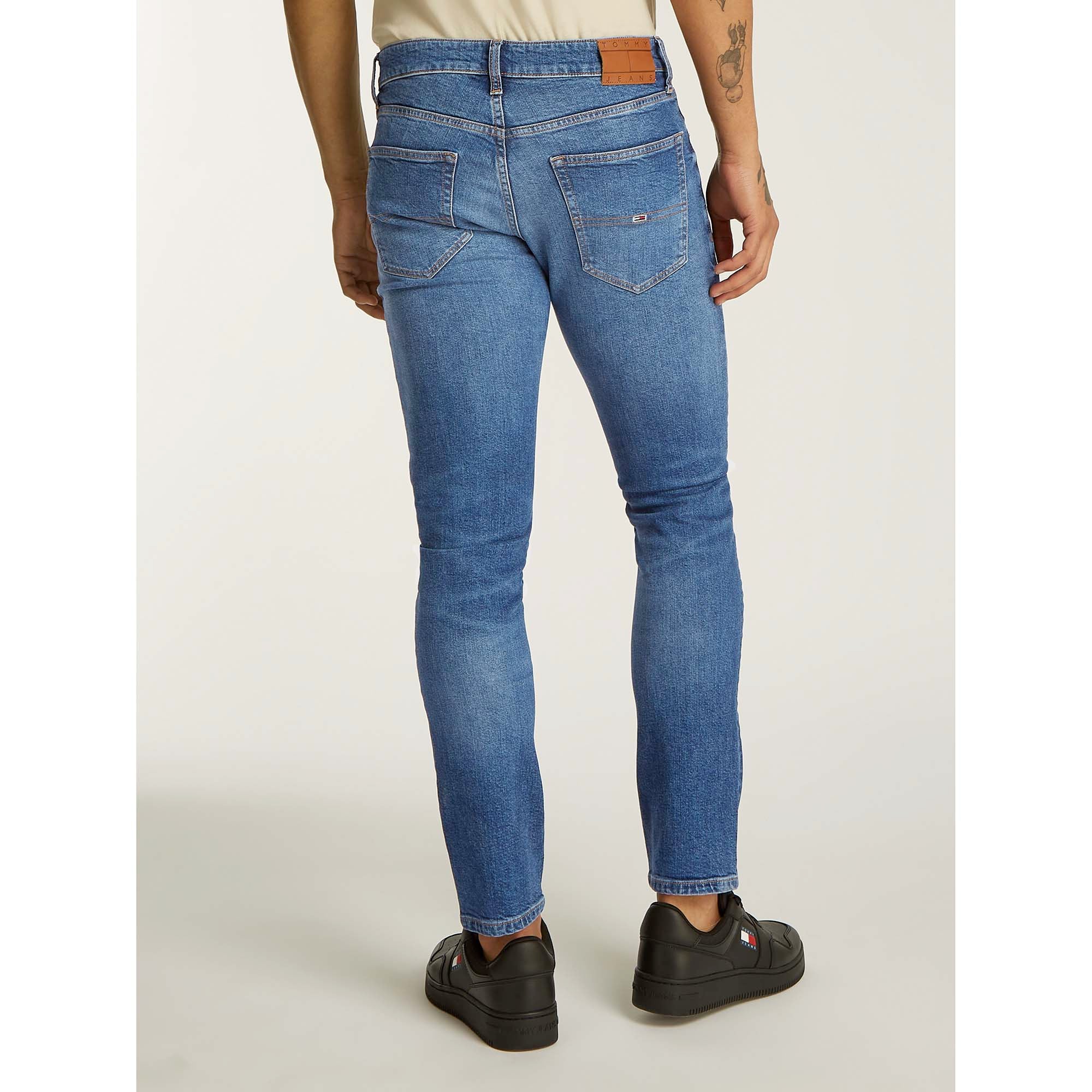 SCANTON_SLIM_AI5157_DM0DM21136_1BK_Image_4