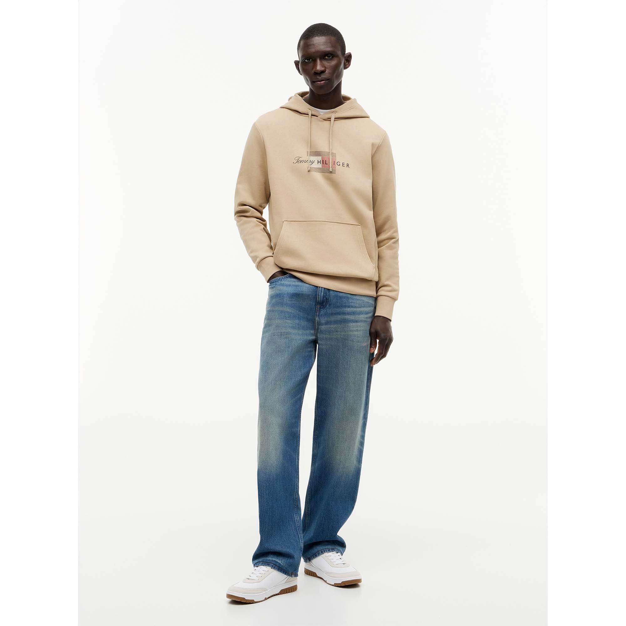 SCRIPT_FLAG_HOODIE_MW0MW43220_AEG_Image_4